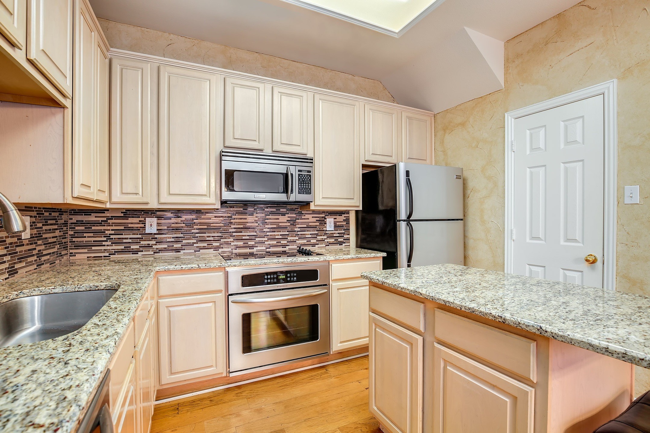 18719 Riverstone Court Dallas TX 75252