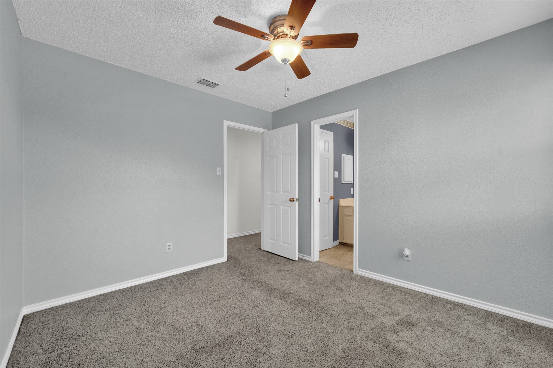 340 Clayton Street Grand Prairie TX 75052