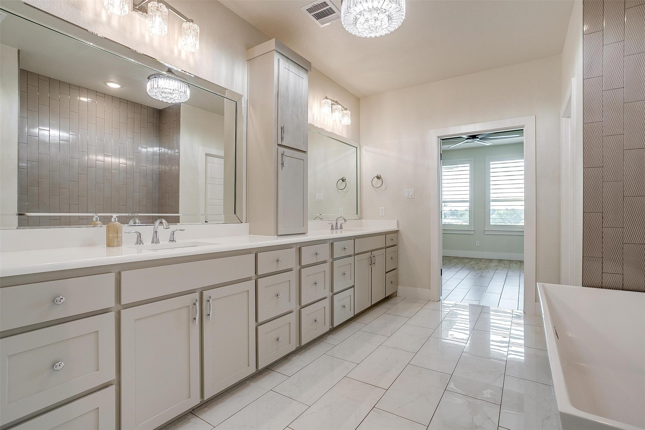 1221 Crown Valley Drive Weatherford TX 76087