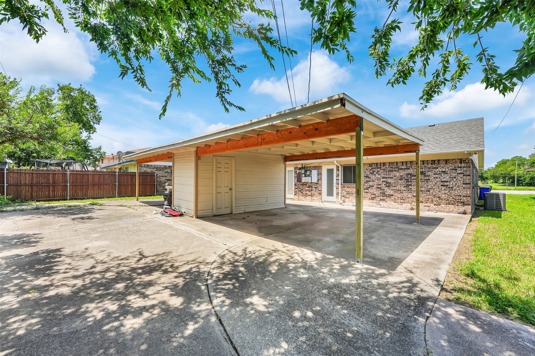 405 S Las Vegas Trail White Settlement TX 76108