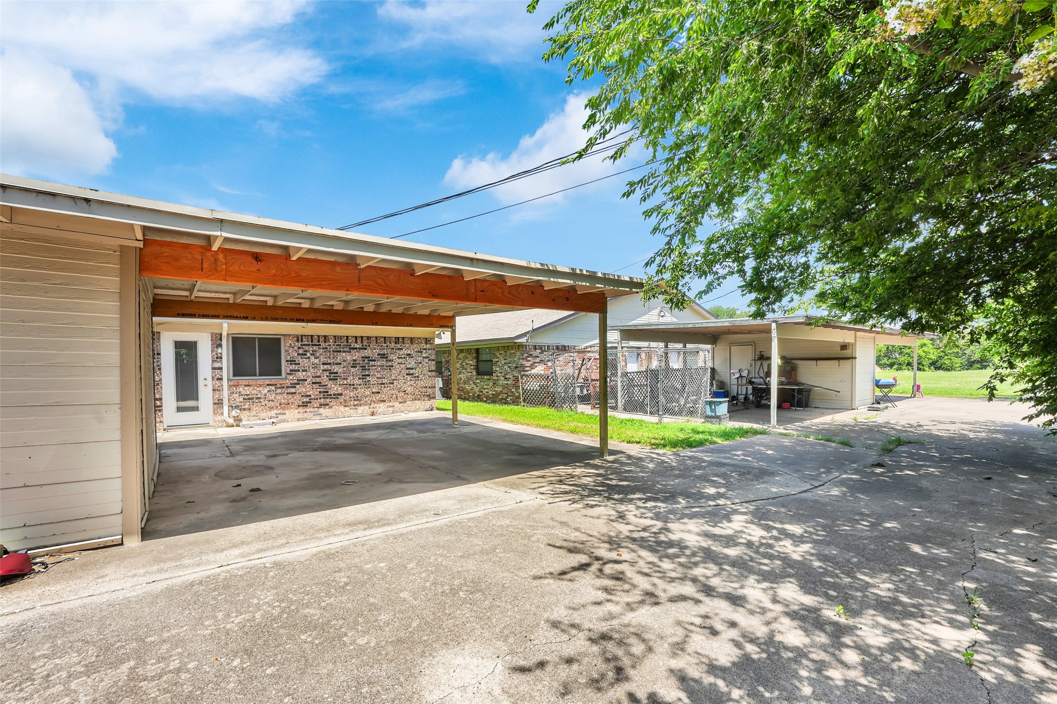 405 S Las Vegas Trail White Settlement TX 76108