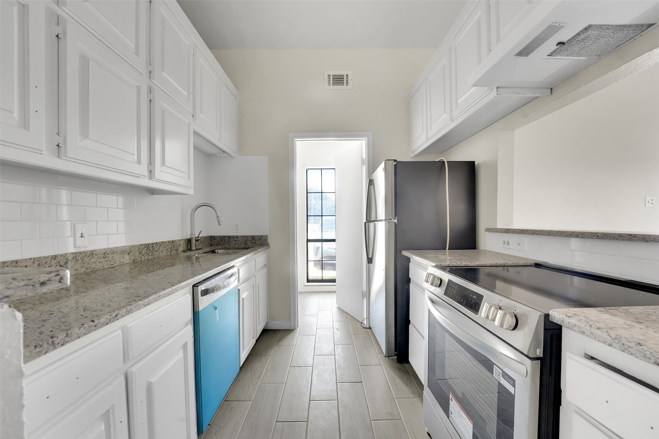 405 S Las Vegas Trail White Settlement TX 76108
