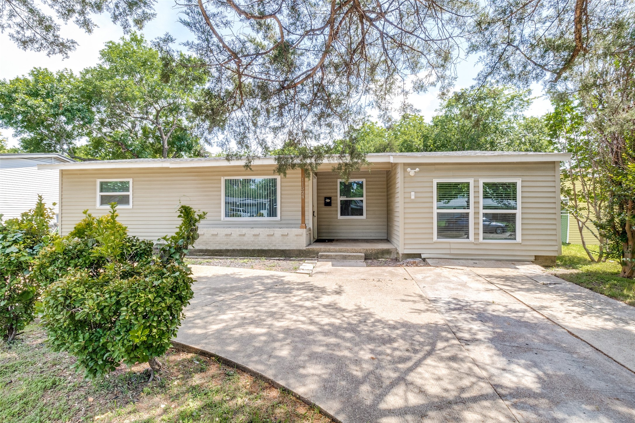 11524 Strand Street Dallas TX 75218