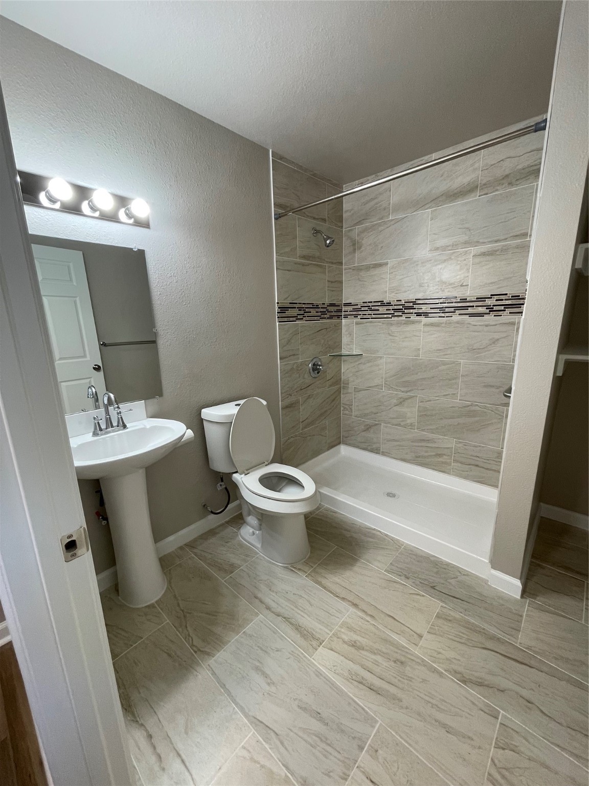 110 Crockett Street Valley View TX 76272