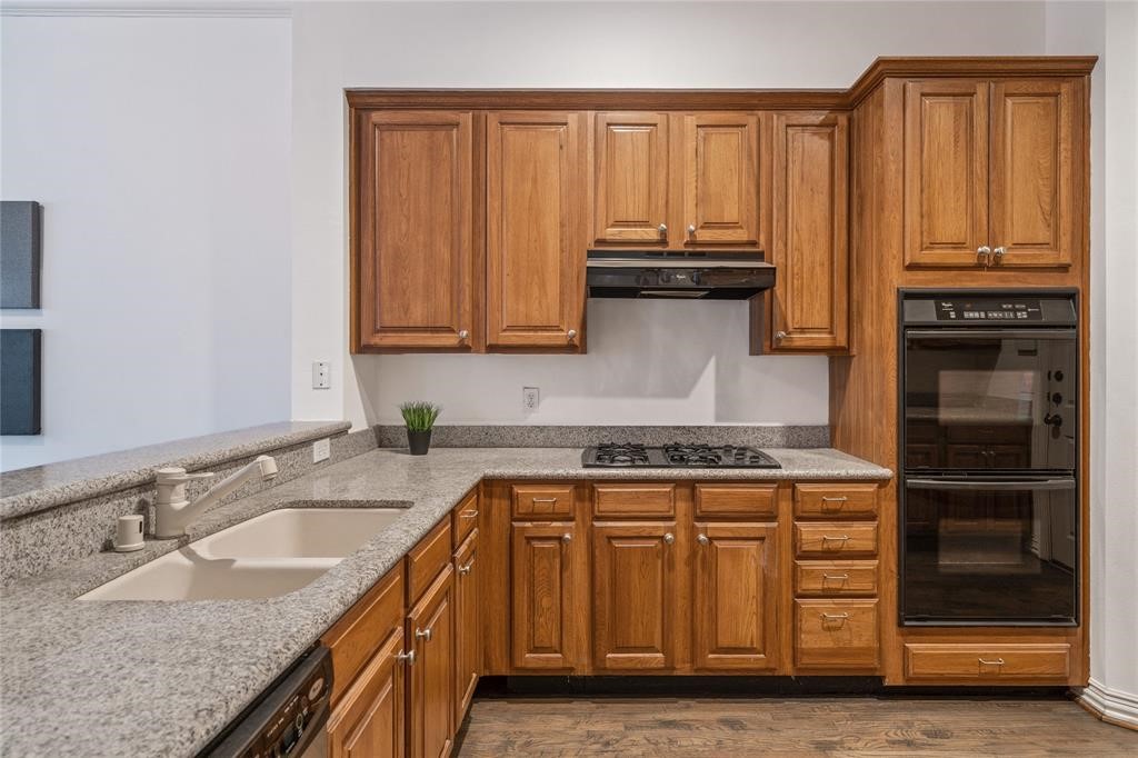 7 Stonebriar Court Dallas TX 75206