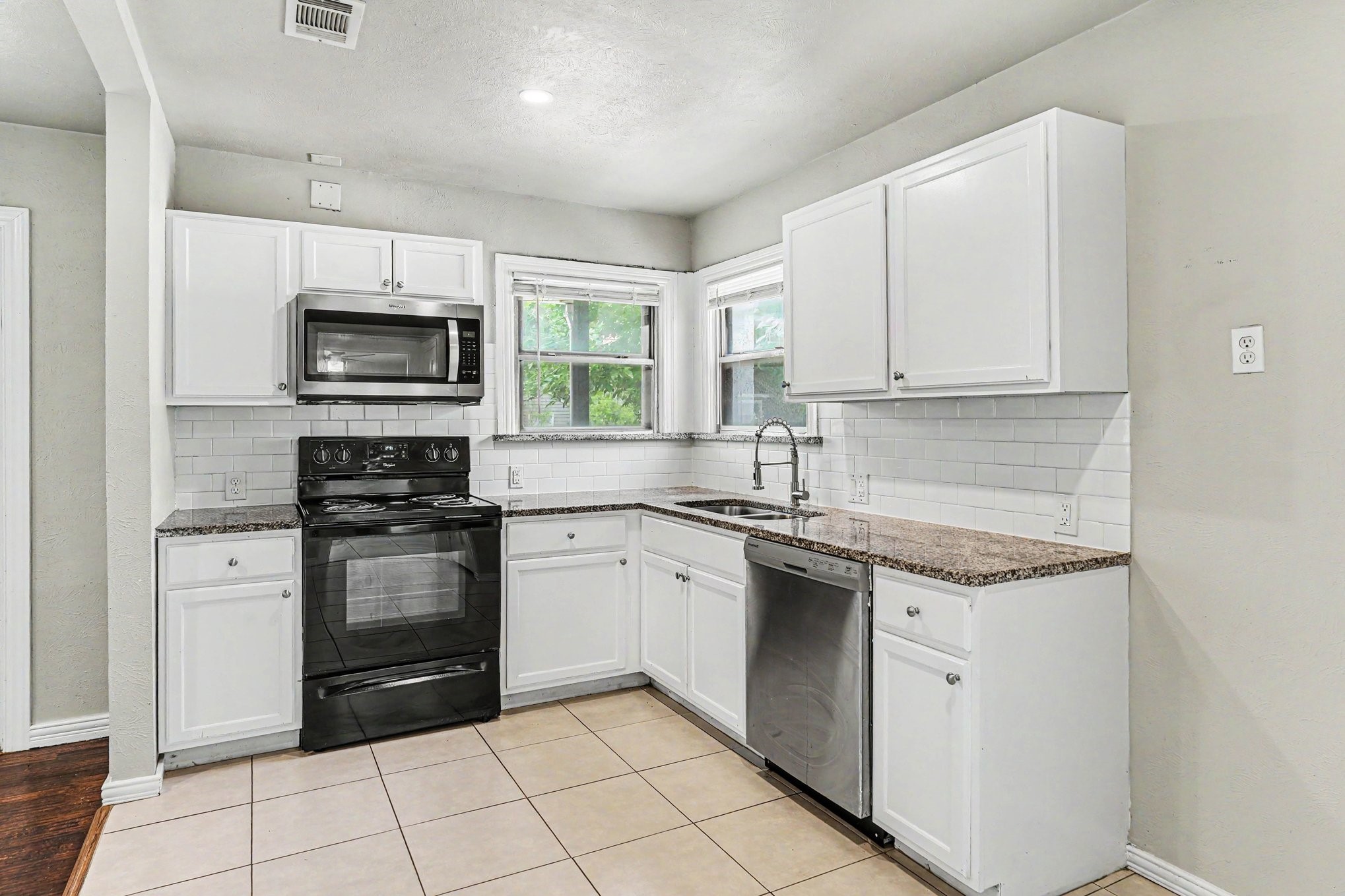 1108 E Robert Street Fort Worth TX 76104