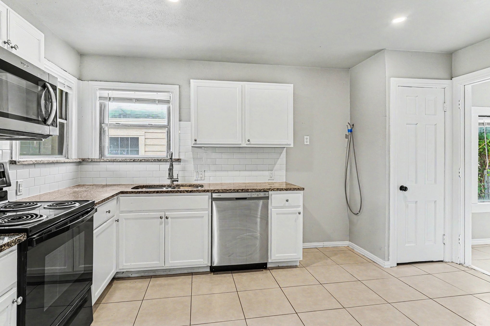 1108 E Robert Street Fort Worth TX 76104