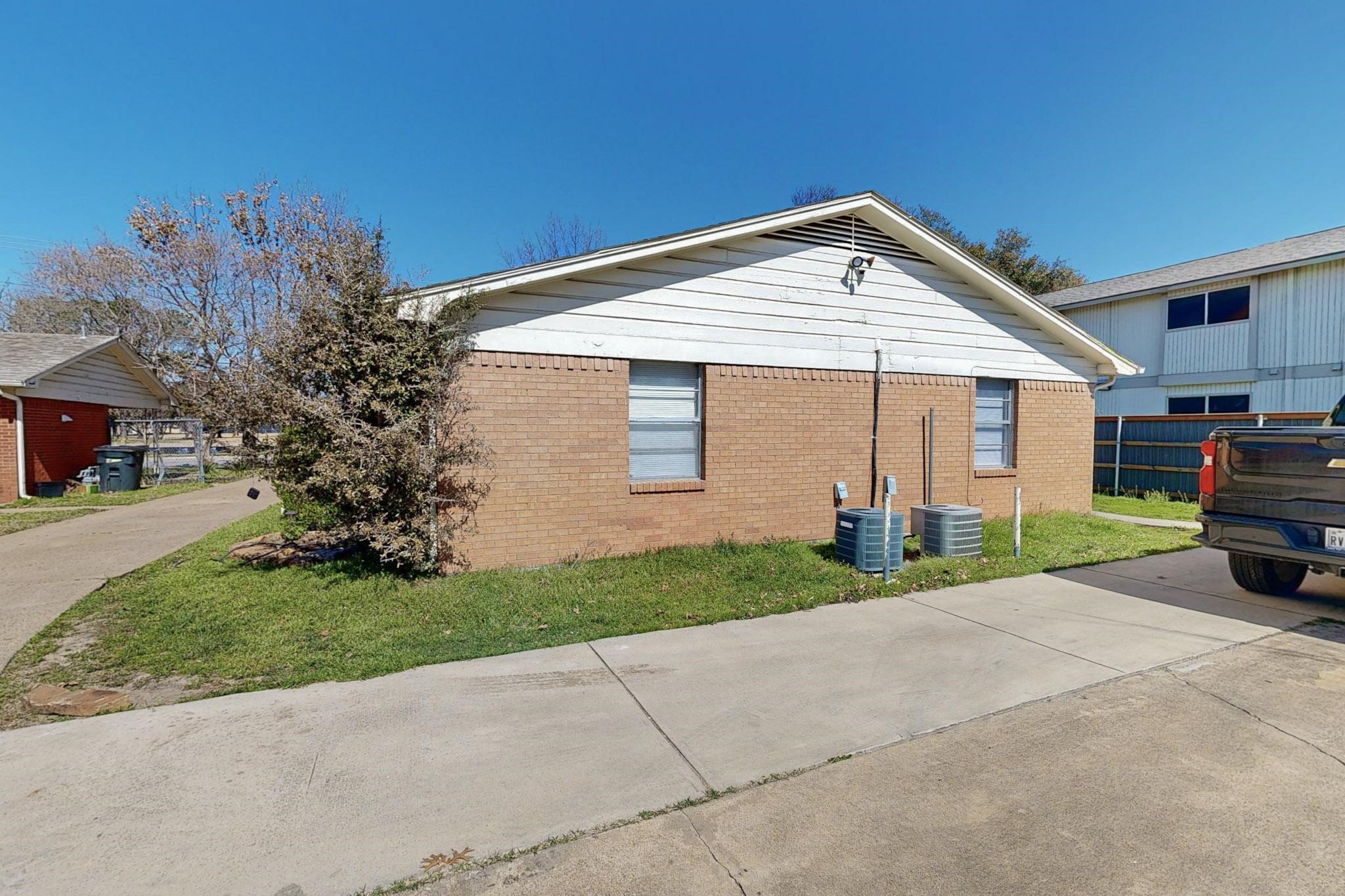 220 W Union Bower Road Irving TX 75061