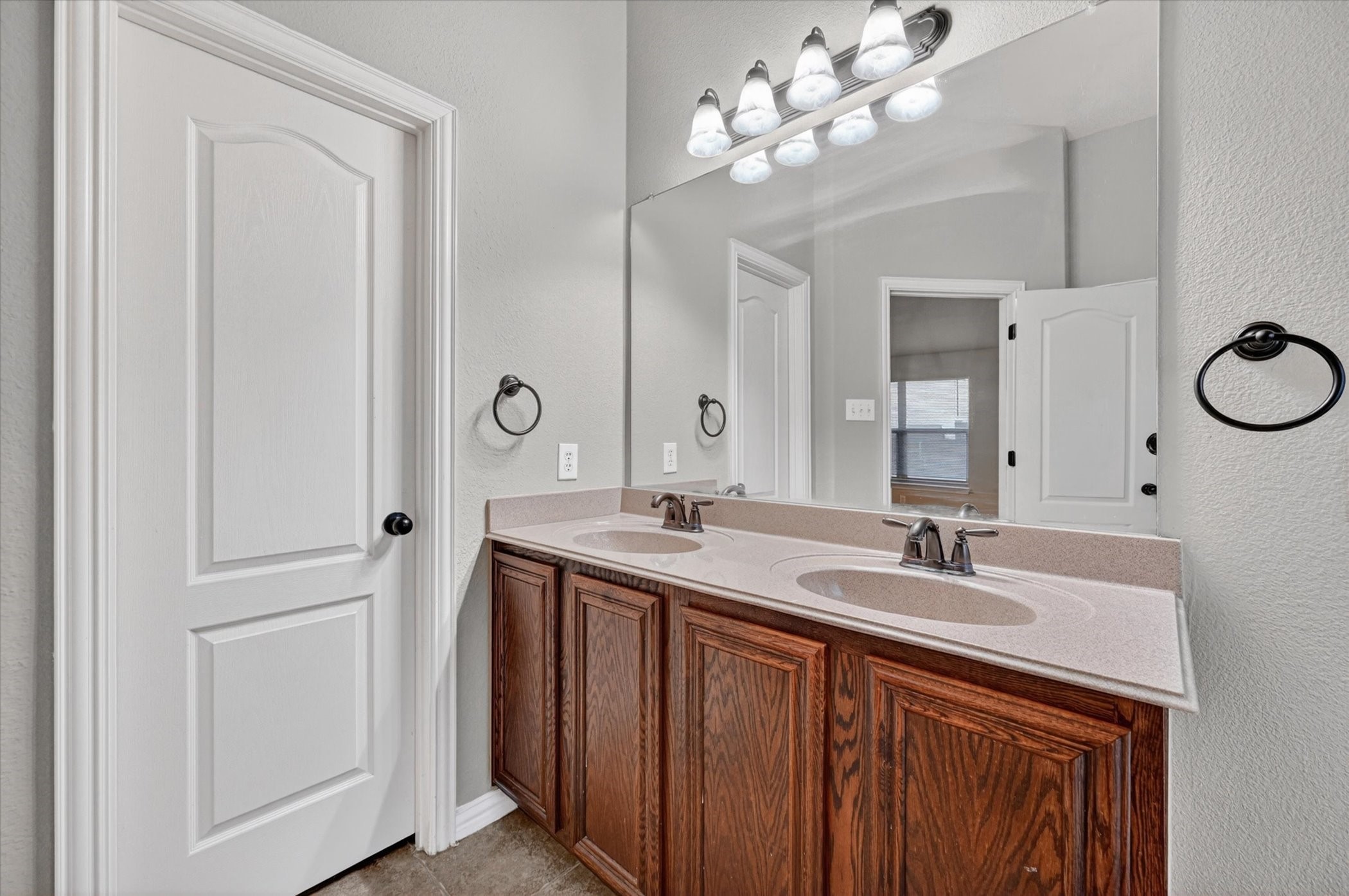 8204 Tierra Del Sol Road Arlington TX 76002