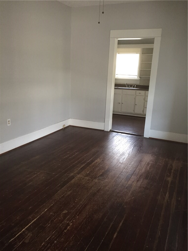 813 W 8th Street Dallas TX 75208