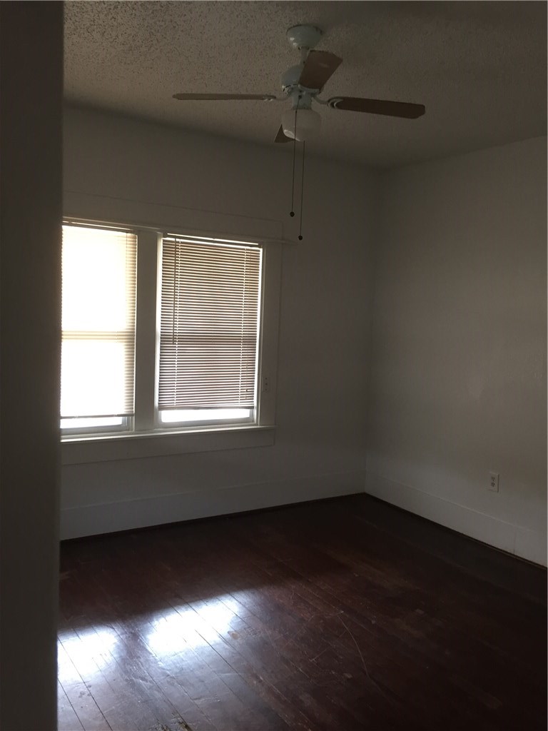 813 W 8th Street Dallas TX 75208
