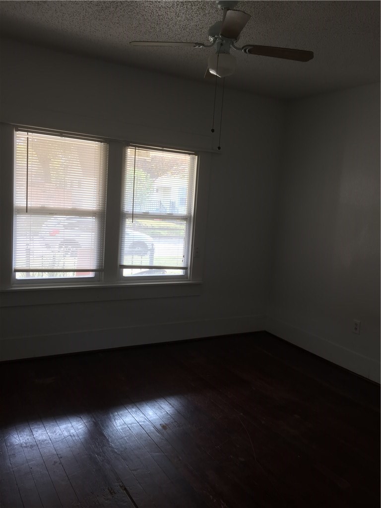 813 W 8th Street Dallas TX 75208
