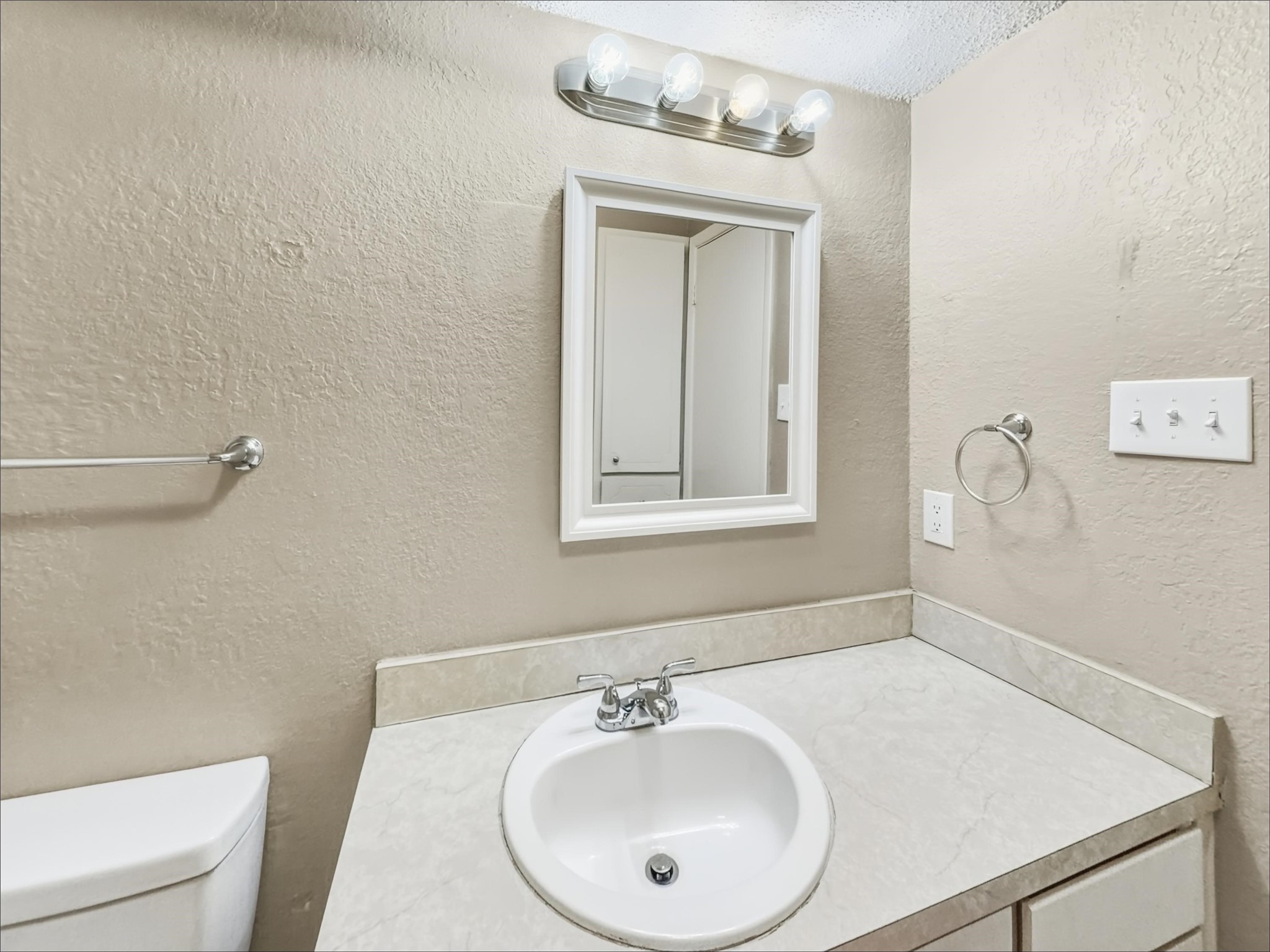 1006 Bland Drive Arlington TX 76010