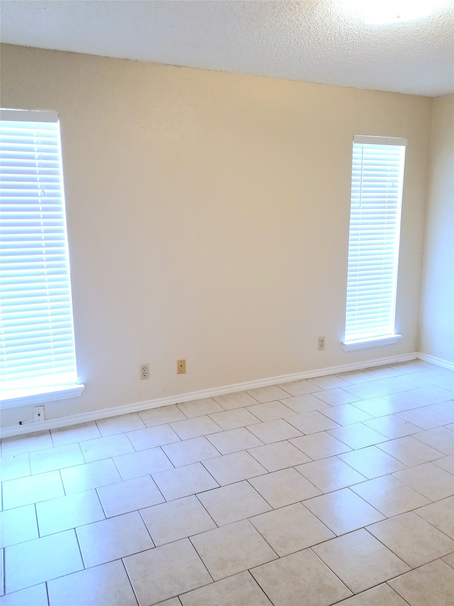 407 Gatewood Road Garland TX 75043