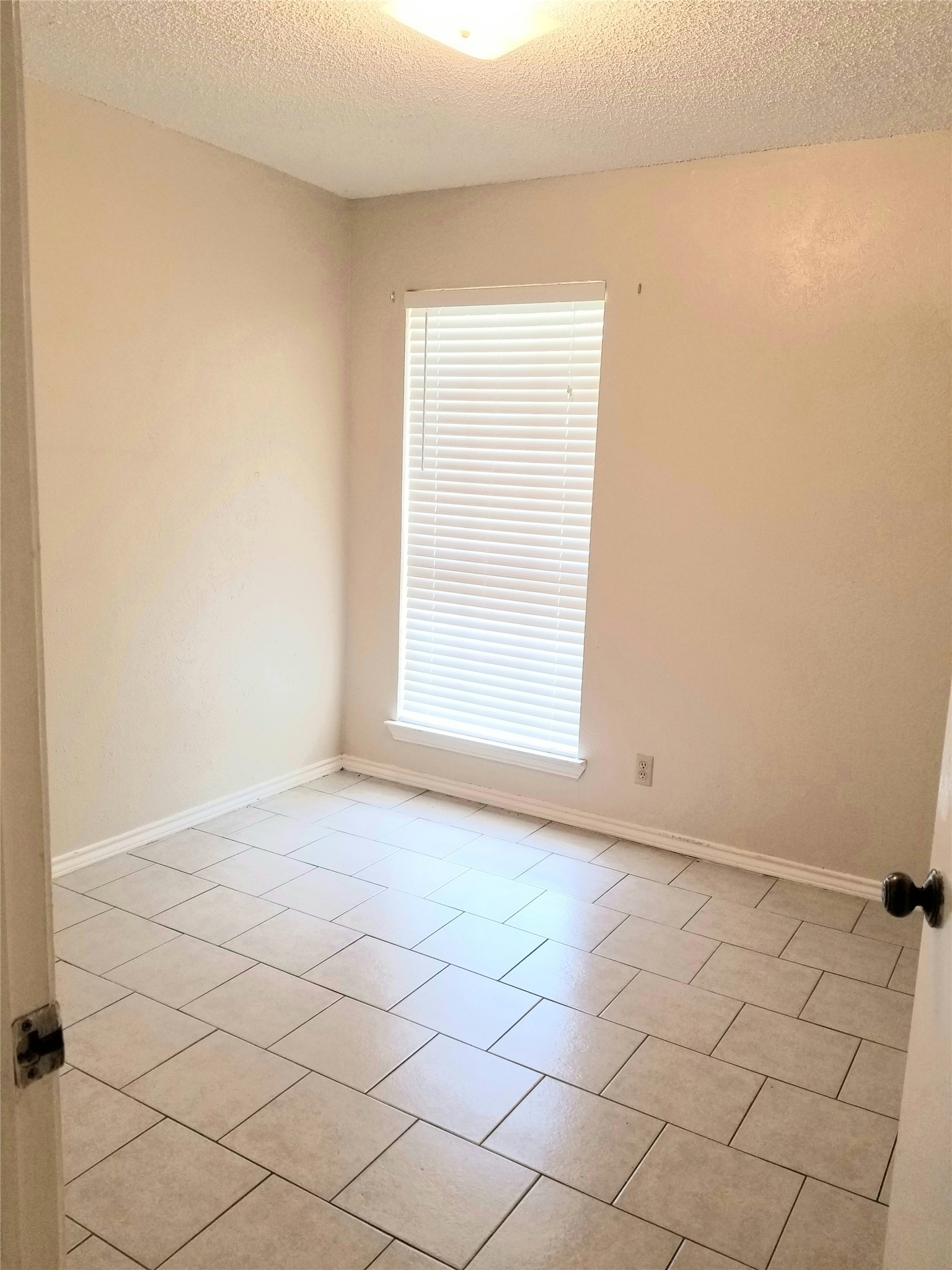 407 Gatewood Road Garland TX 75043