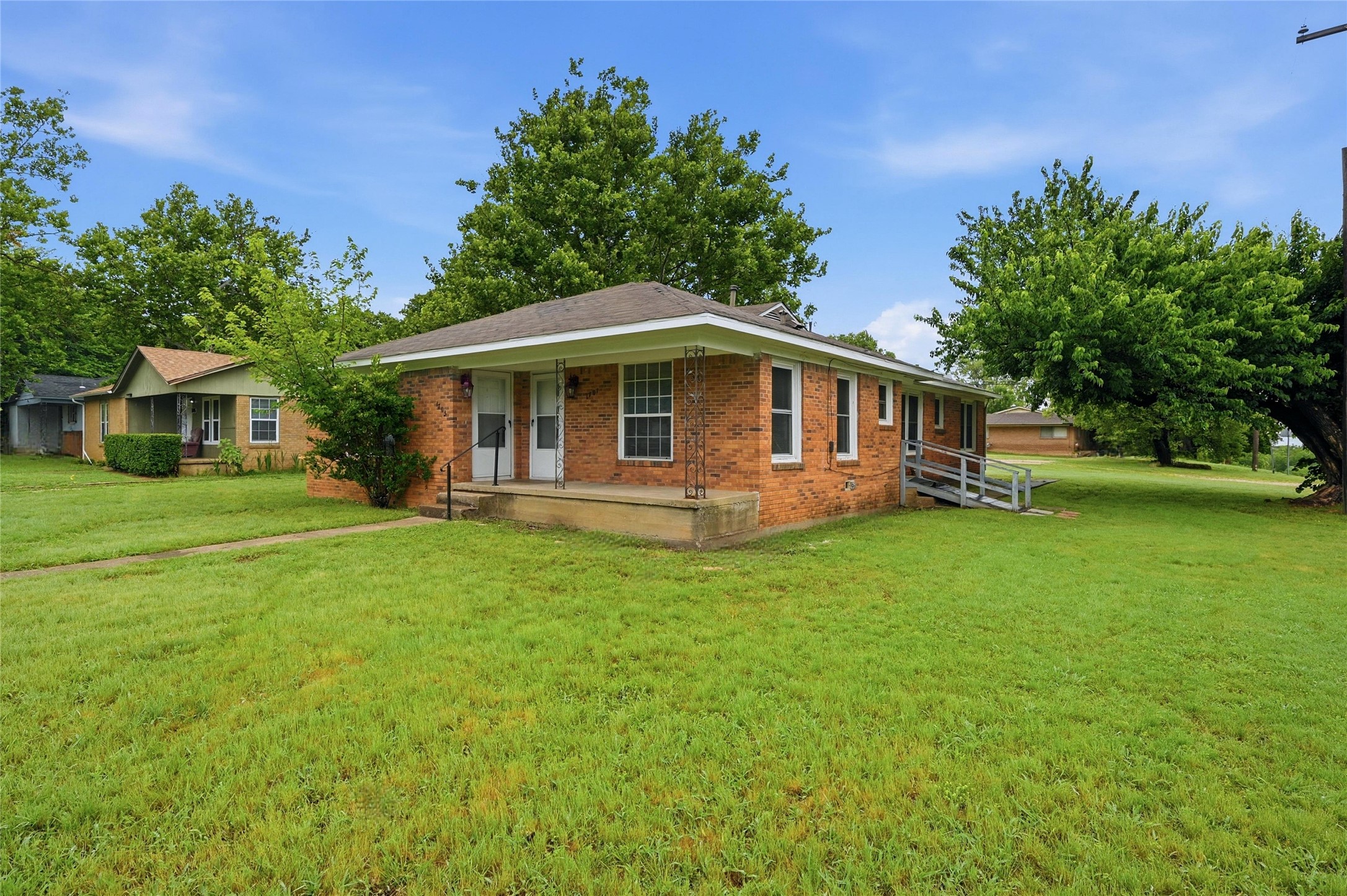 1701 W Elm Street Denison TX 75020
