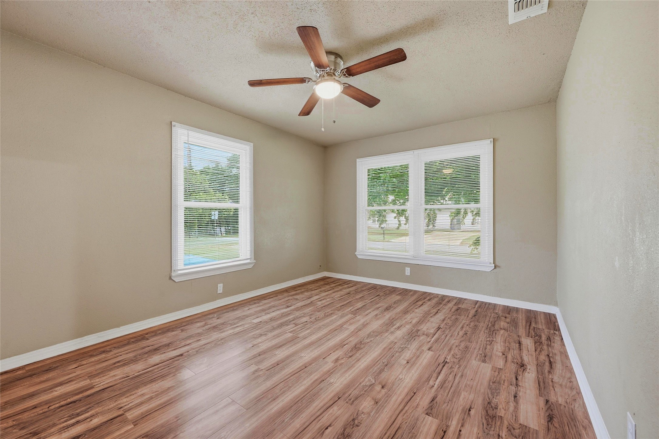 1701 W Elm Street Denison TX 75020
