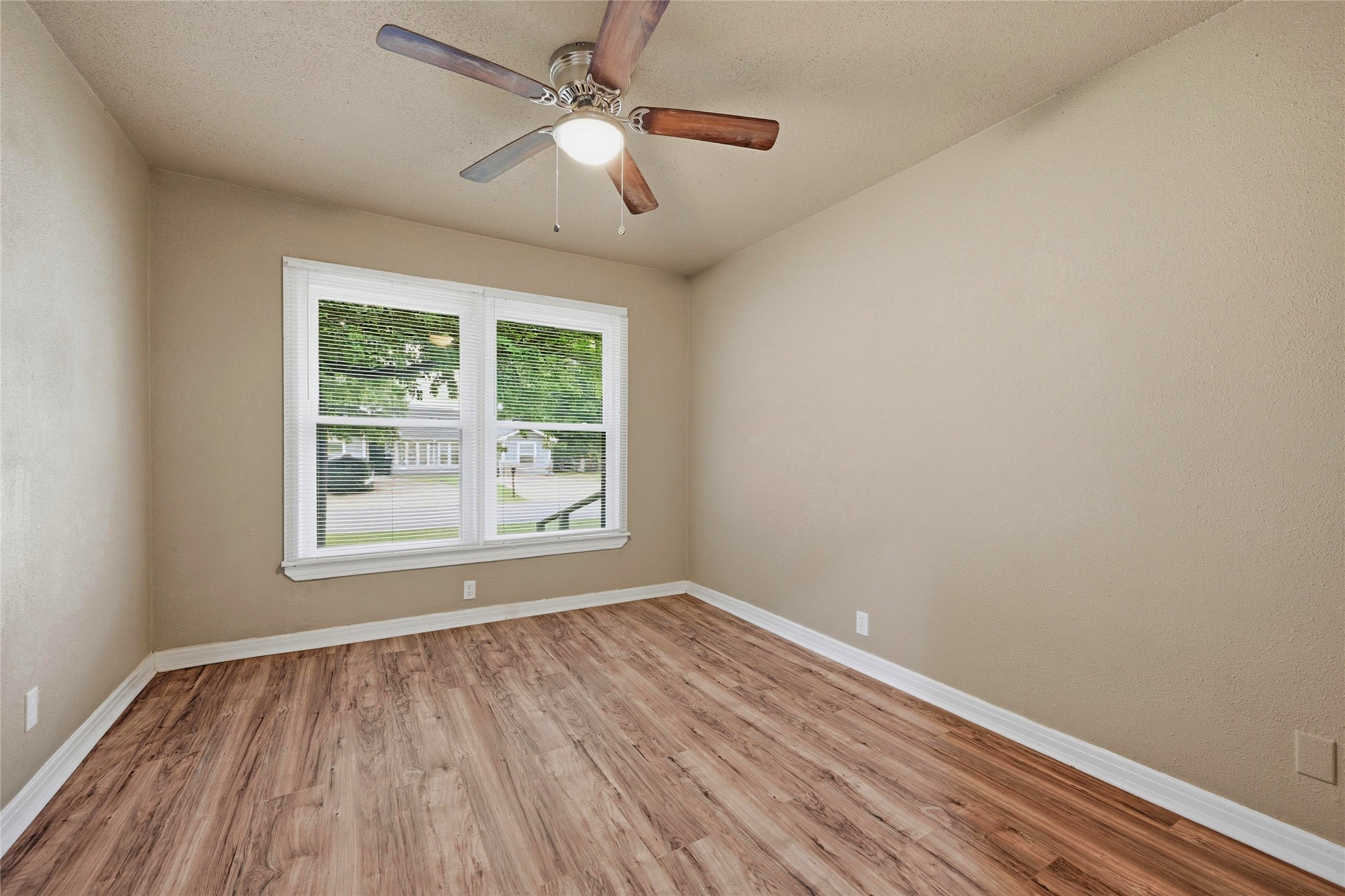 1701 W Elm Street Denison TX 75020