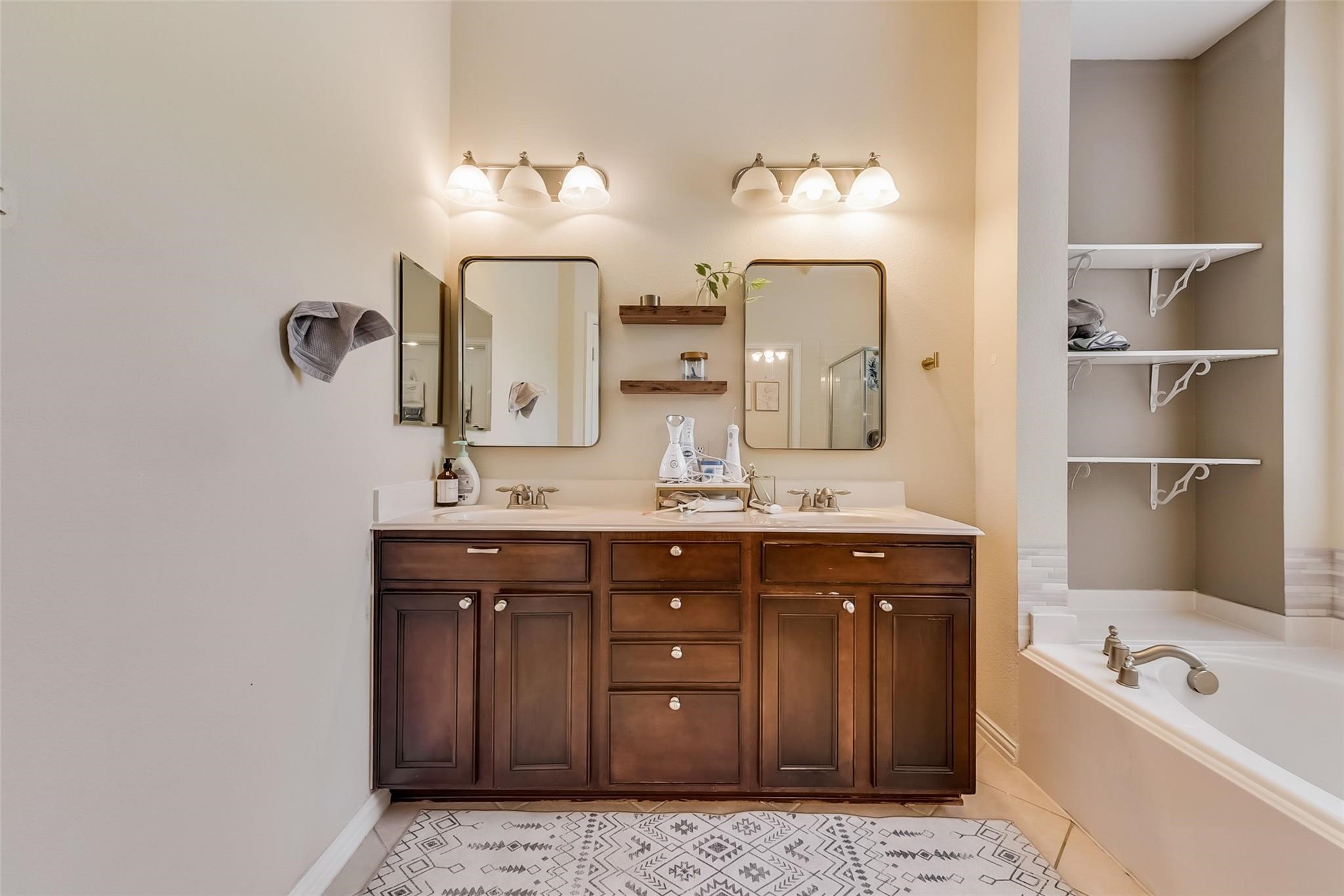 1916 Lantana Lane Irving TX 75063