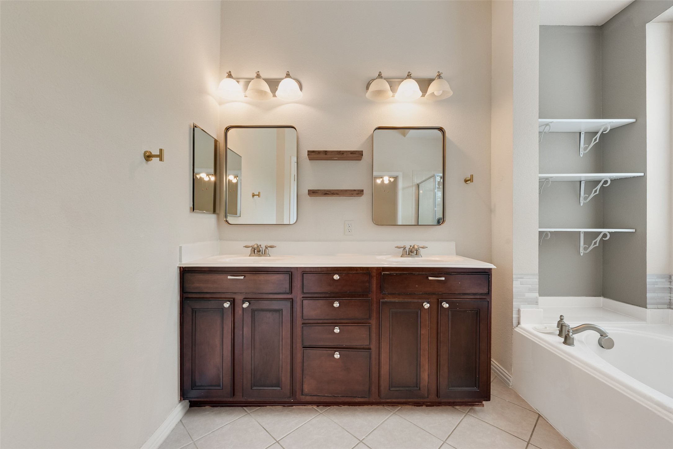 1916 Lantana Lane Irving TX 75063