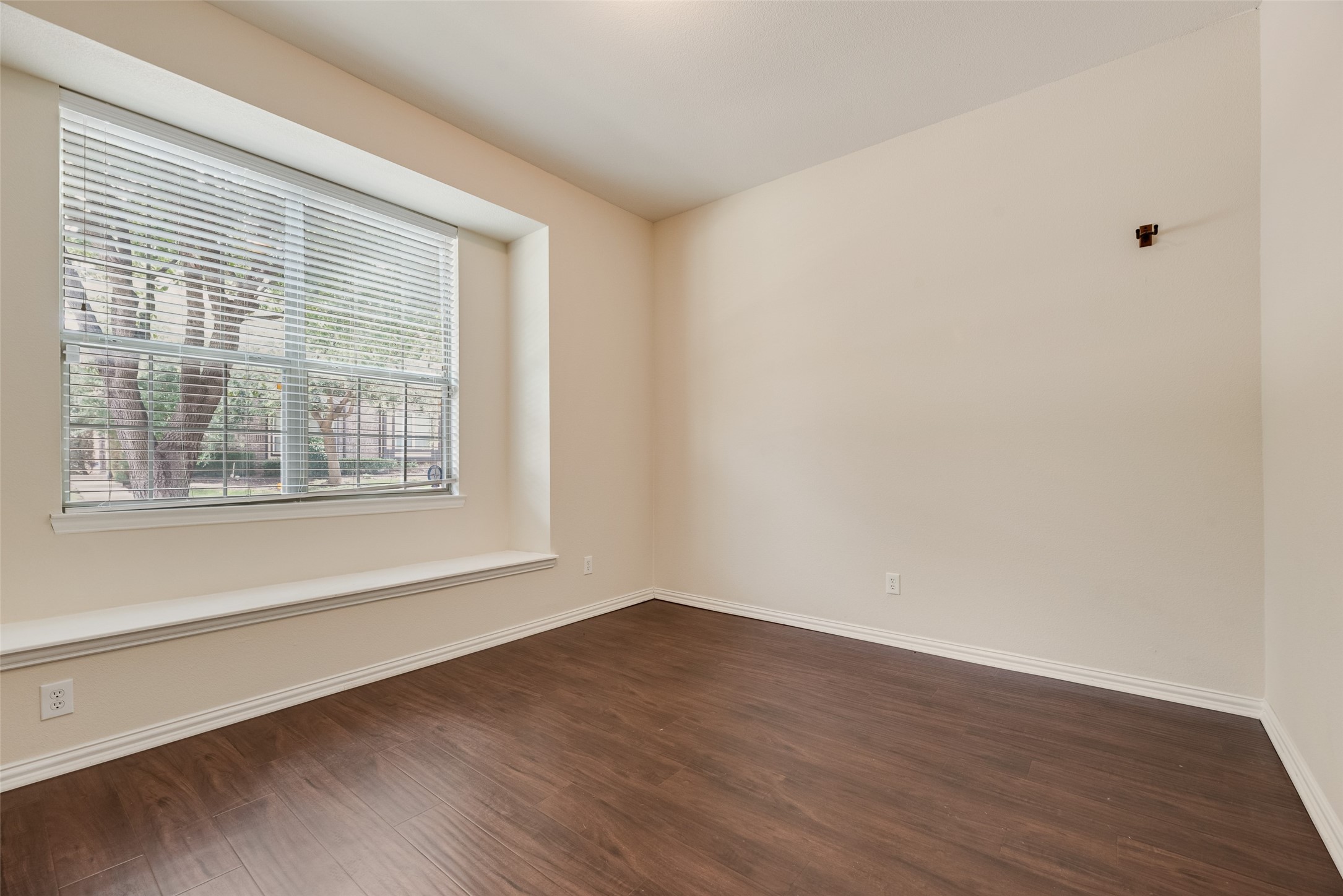1916 Lantana Lane Irving TX 75063