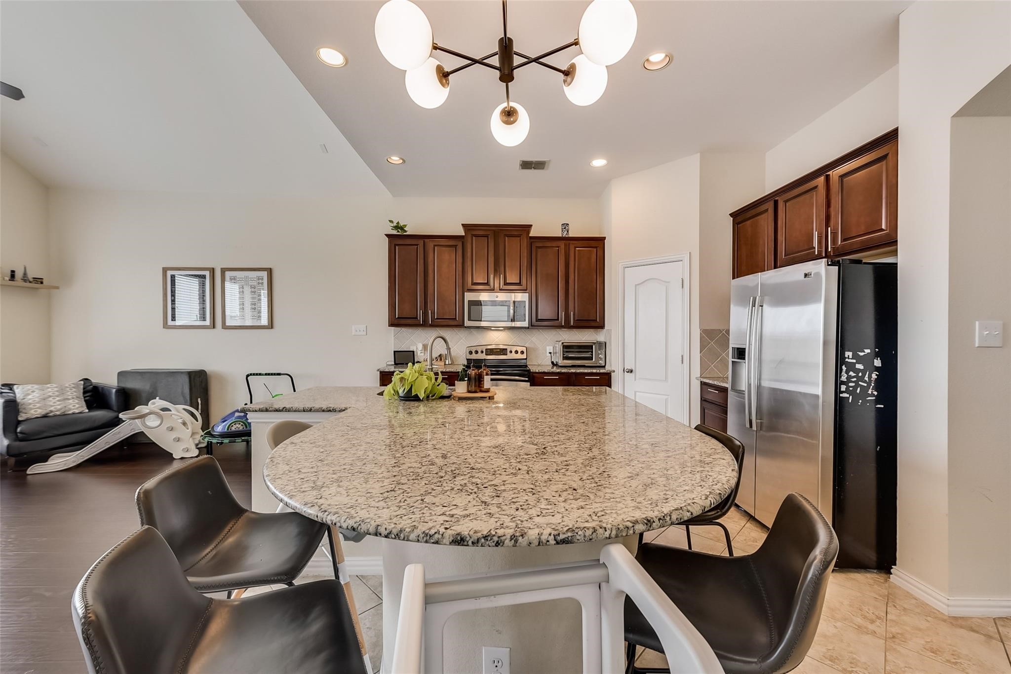 1916 Lantana Lane Irving TX 75063