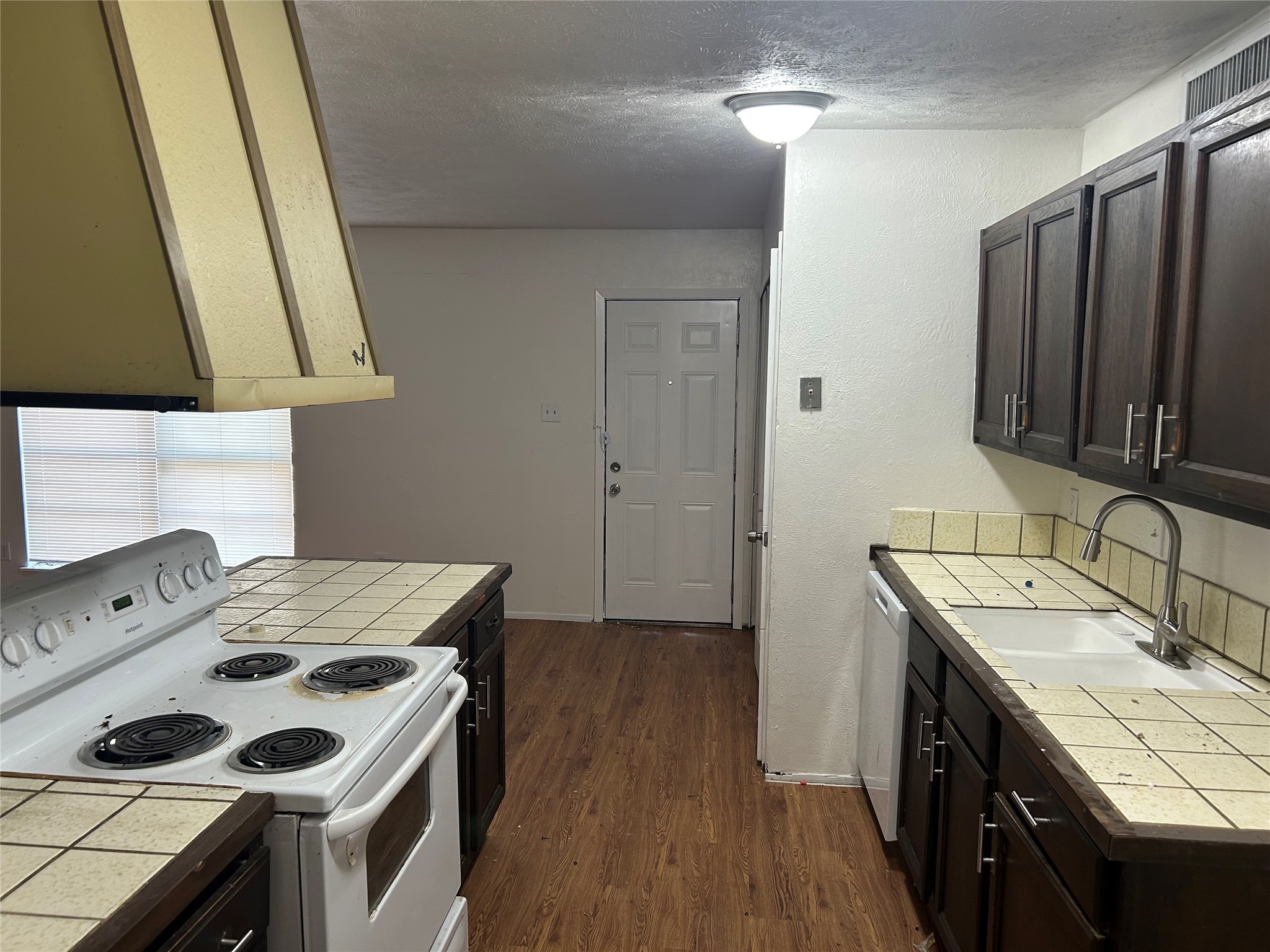 1826 Legend Drive Garland TX 75040
