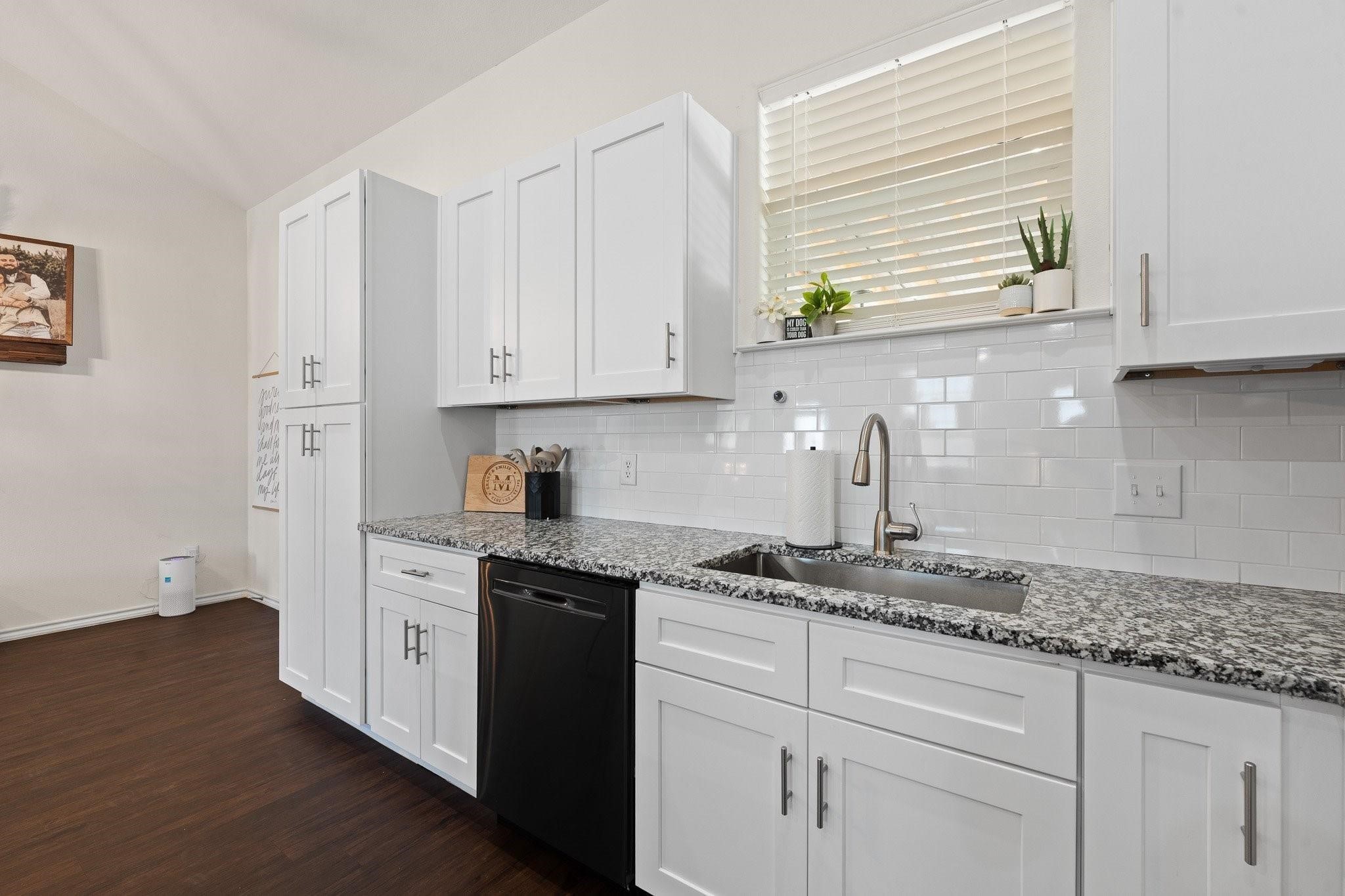 2612 Dove Trail Granbury TX 76048