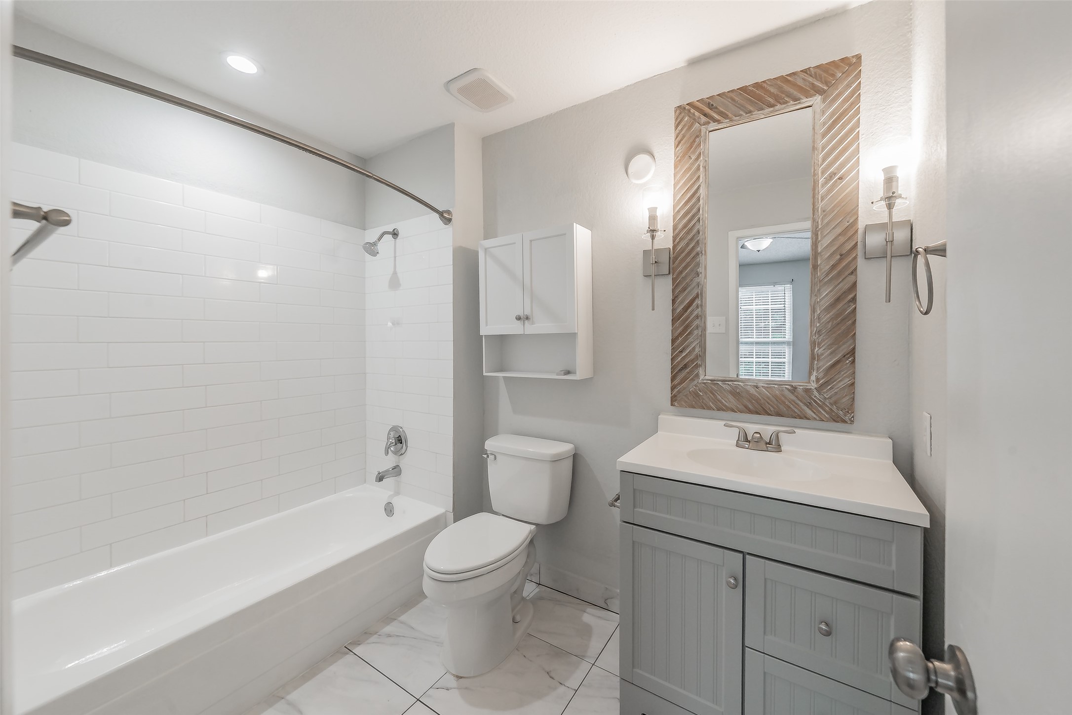 193 Merlin Way Euless TX 76039