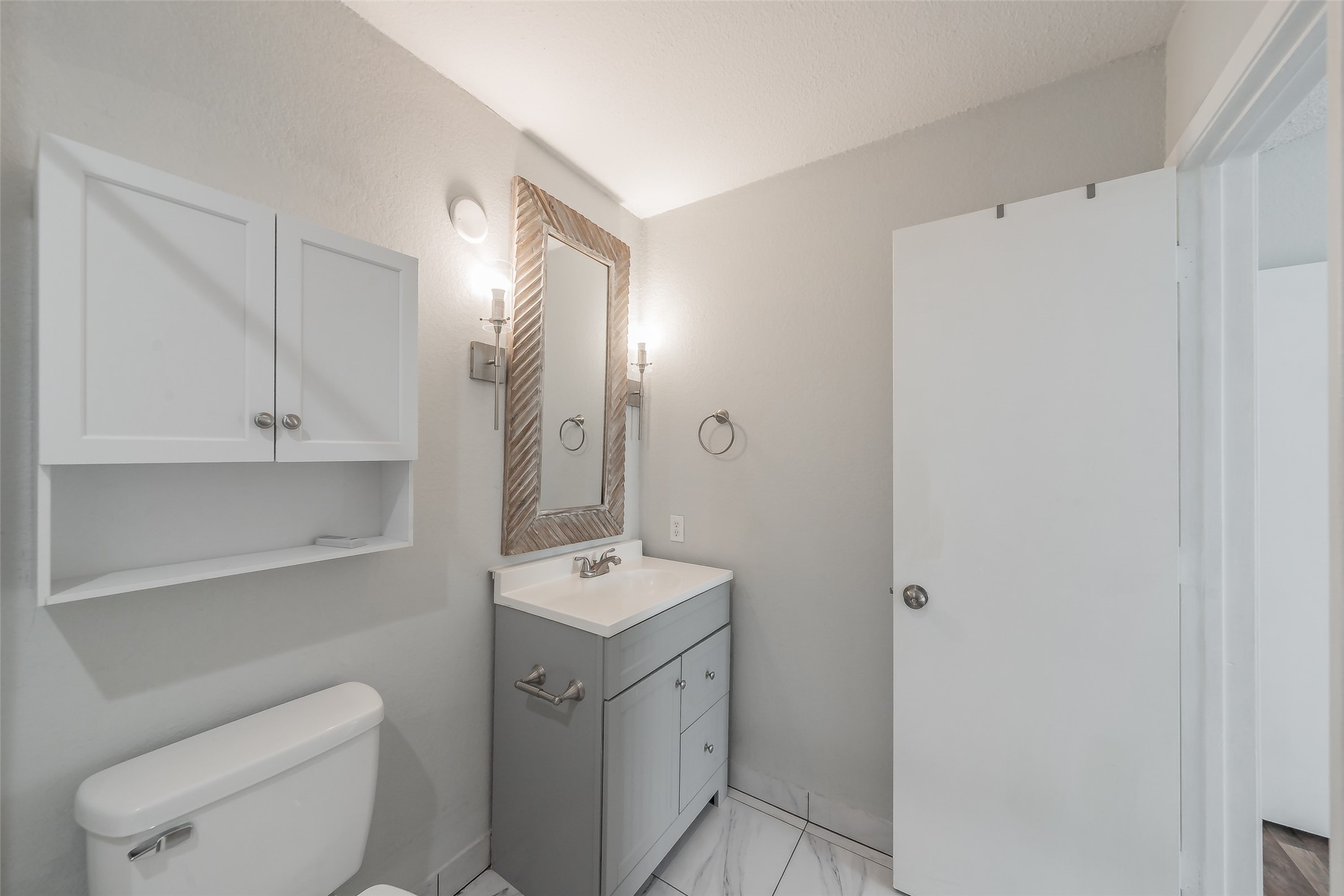 193 Merlin Way Euless TX 76039