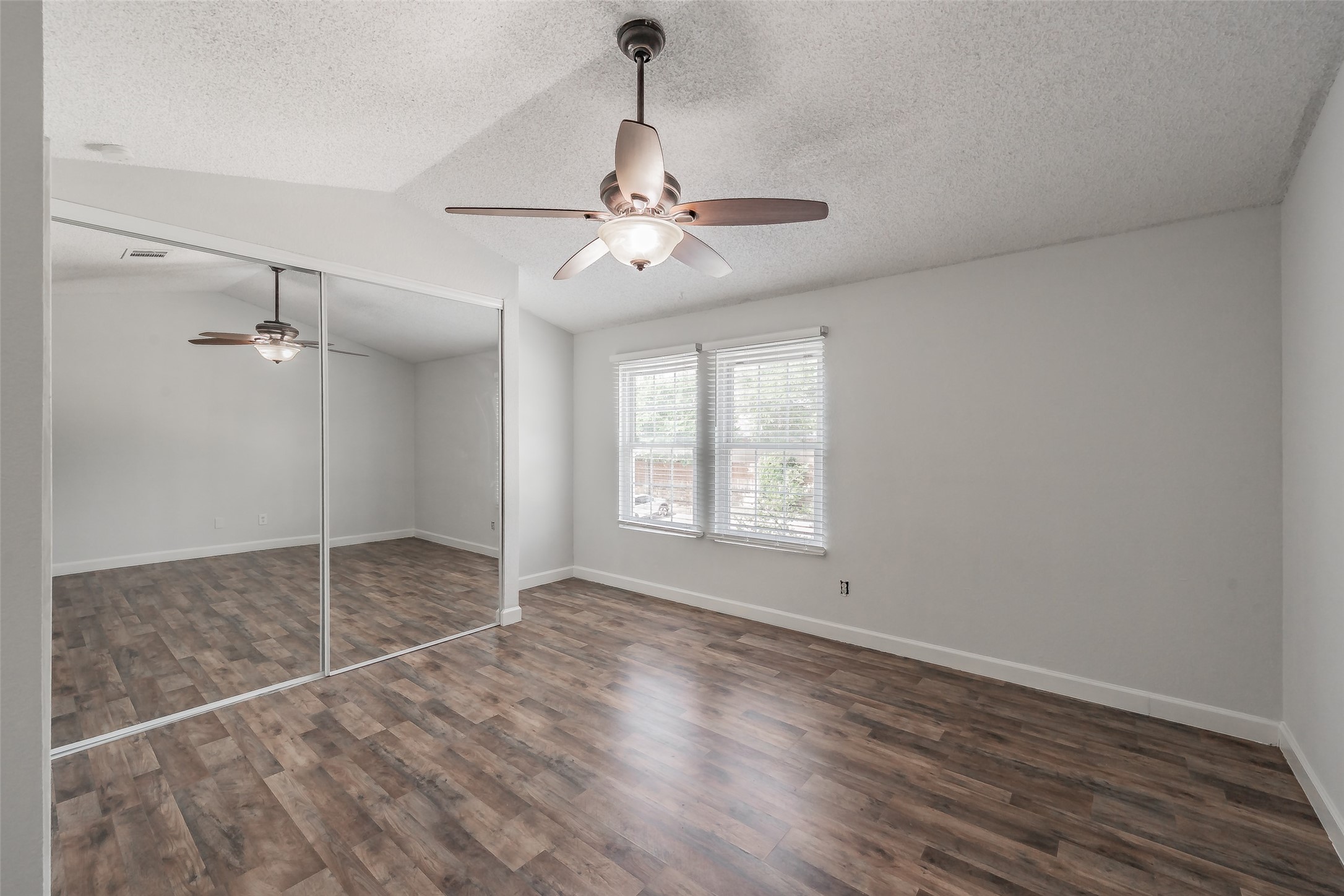 193 Merlin Way Euless TX 76039