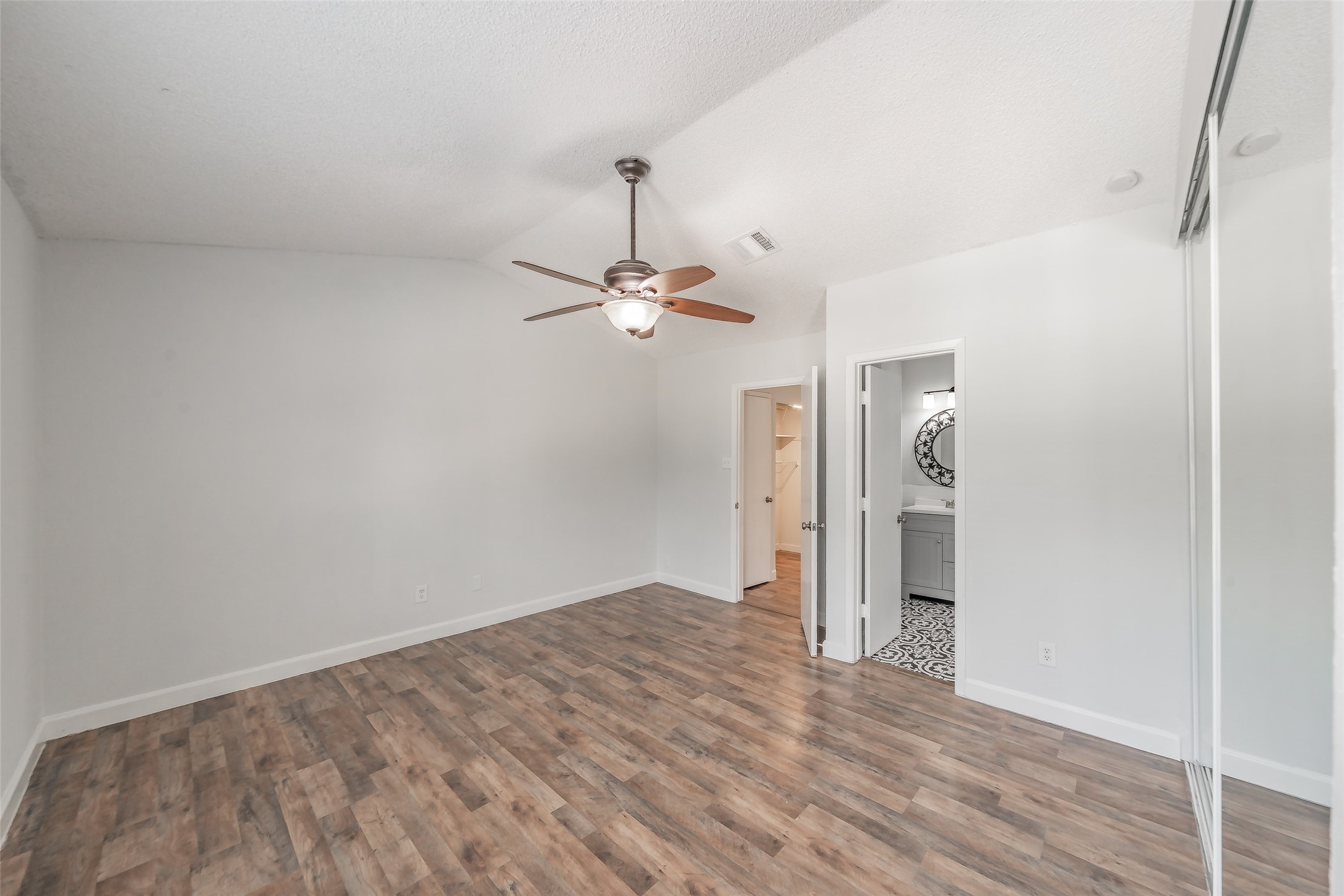 193 Merlin Way Euless TX 76039