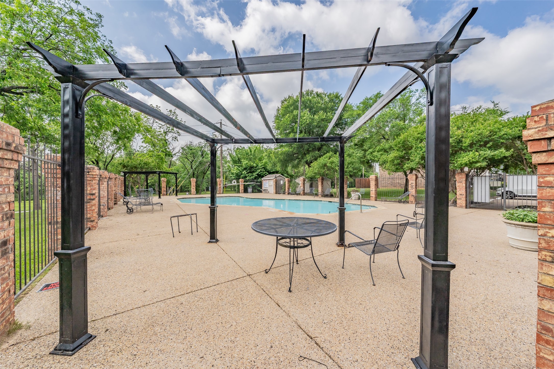 193 Merlin Way Euless TX 76039