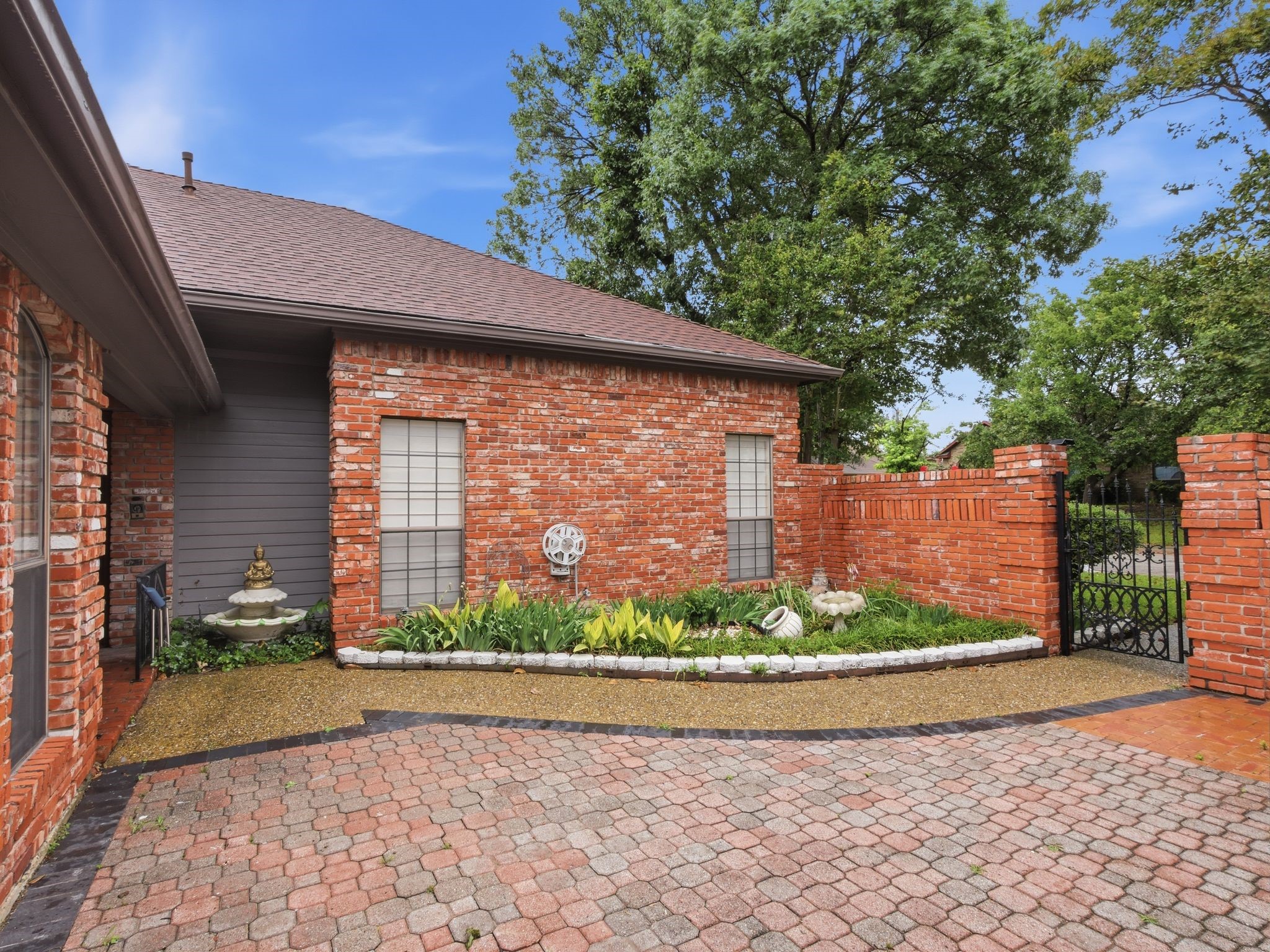10211 Shadow Way Dallas TX 75243