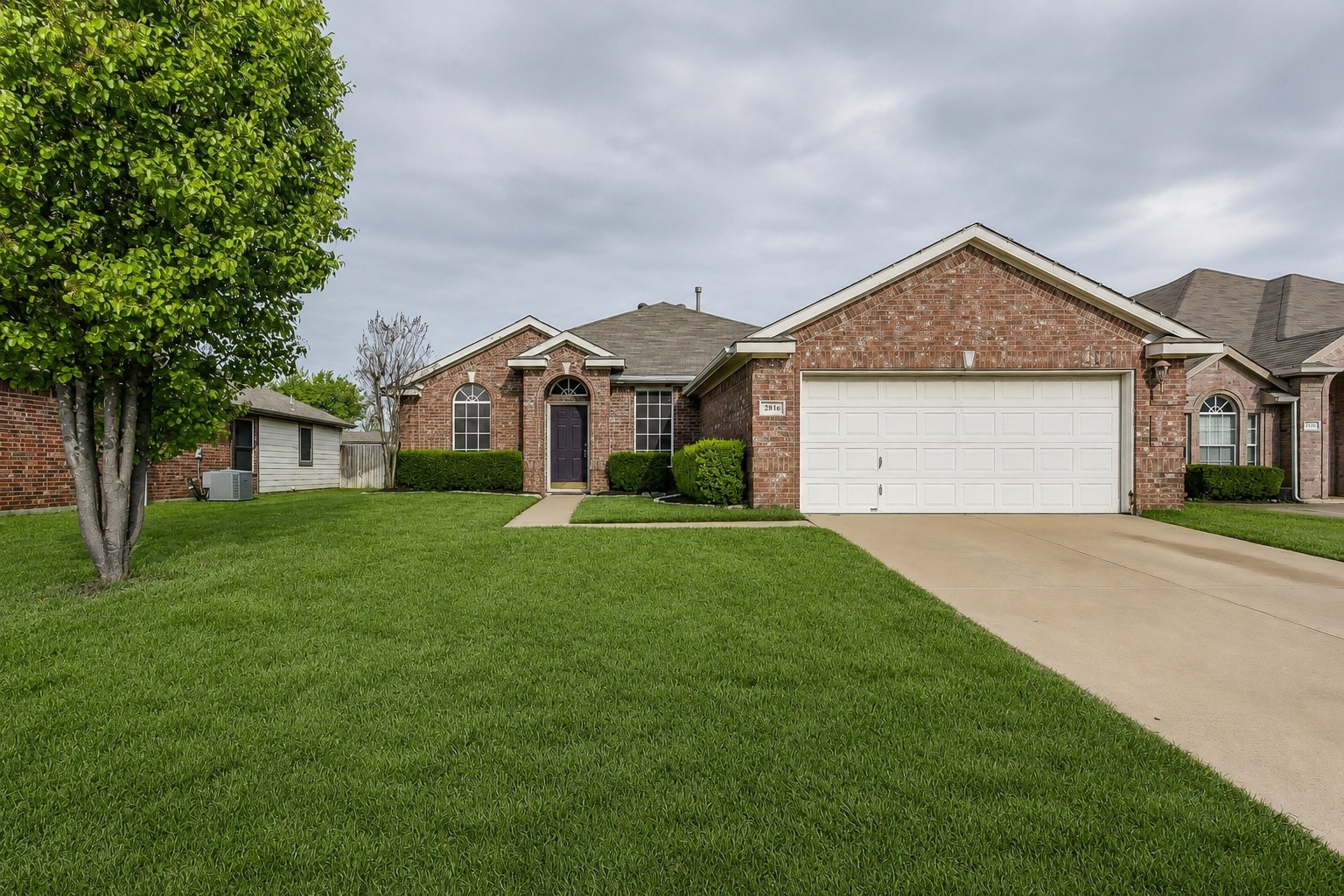 2816 Oakdale Drive Burleson TX 76028
