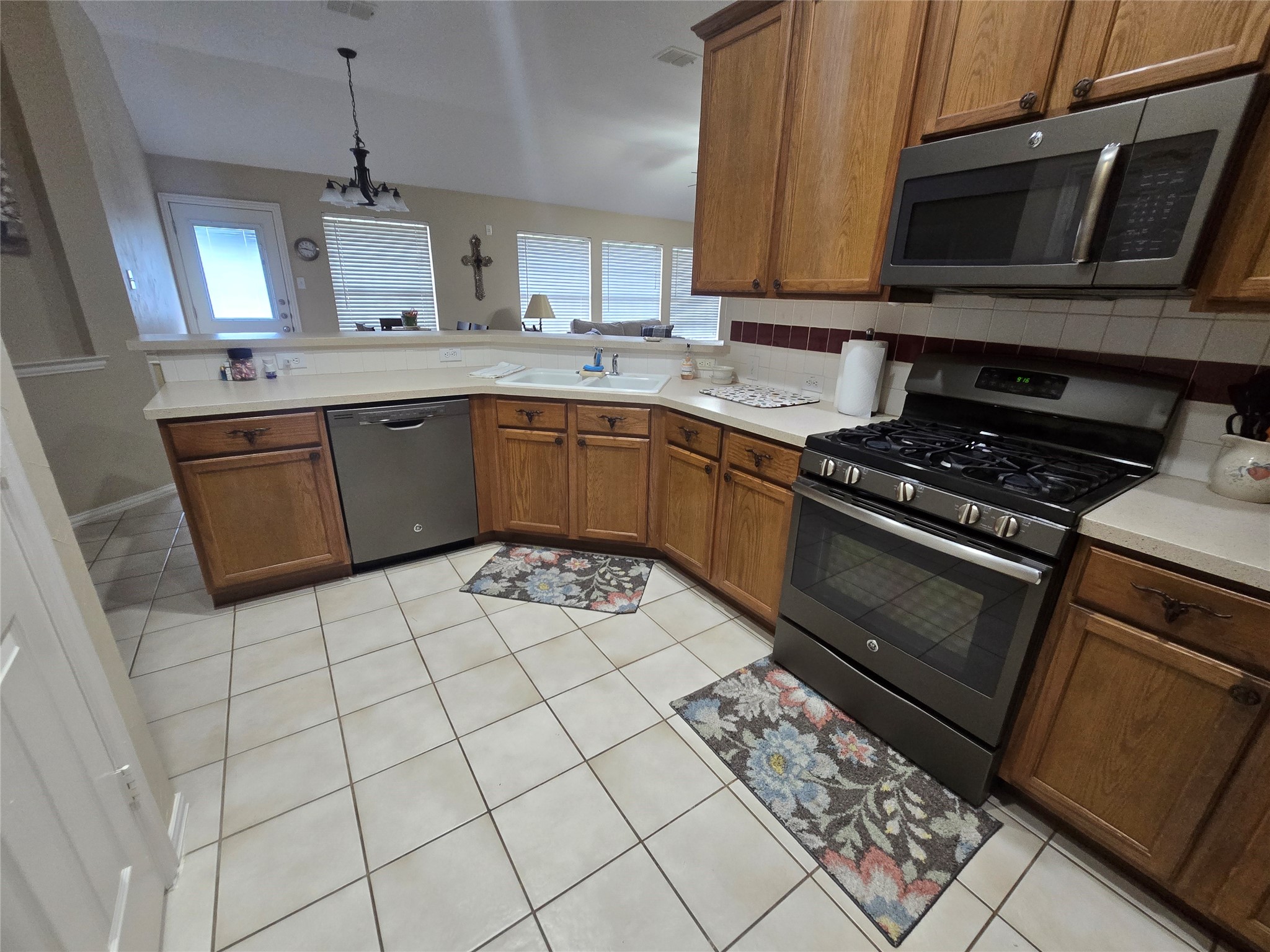 2816 Oakdale Drive Burleson TX 76028