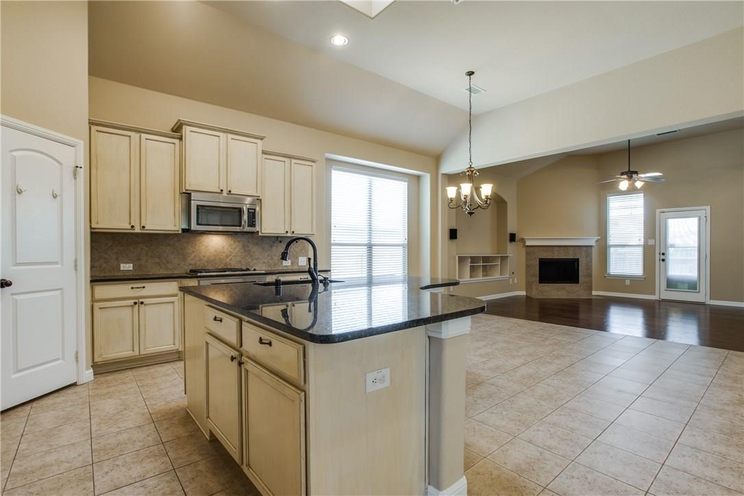 916 Partridge Drive Aubrey TX 76227