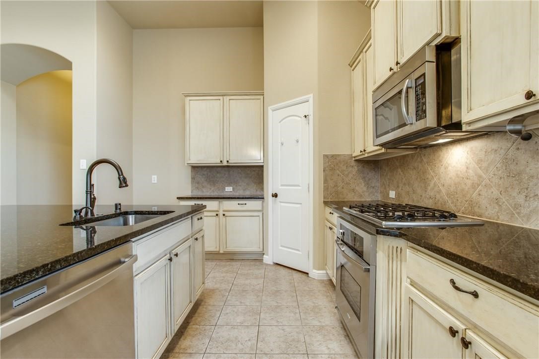916 Partridge Drive Aubrey TX 76227
