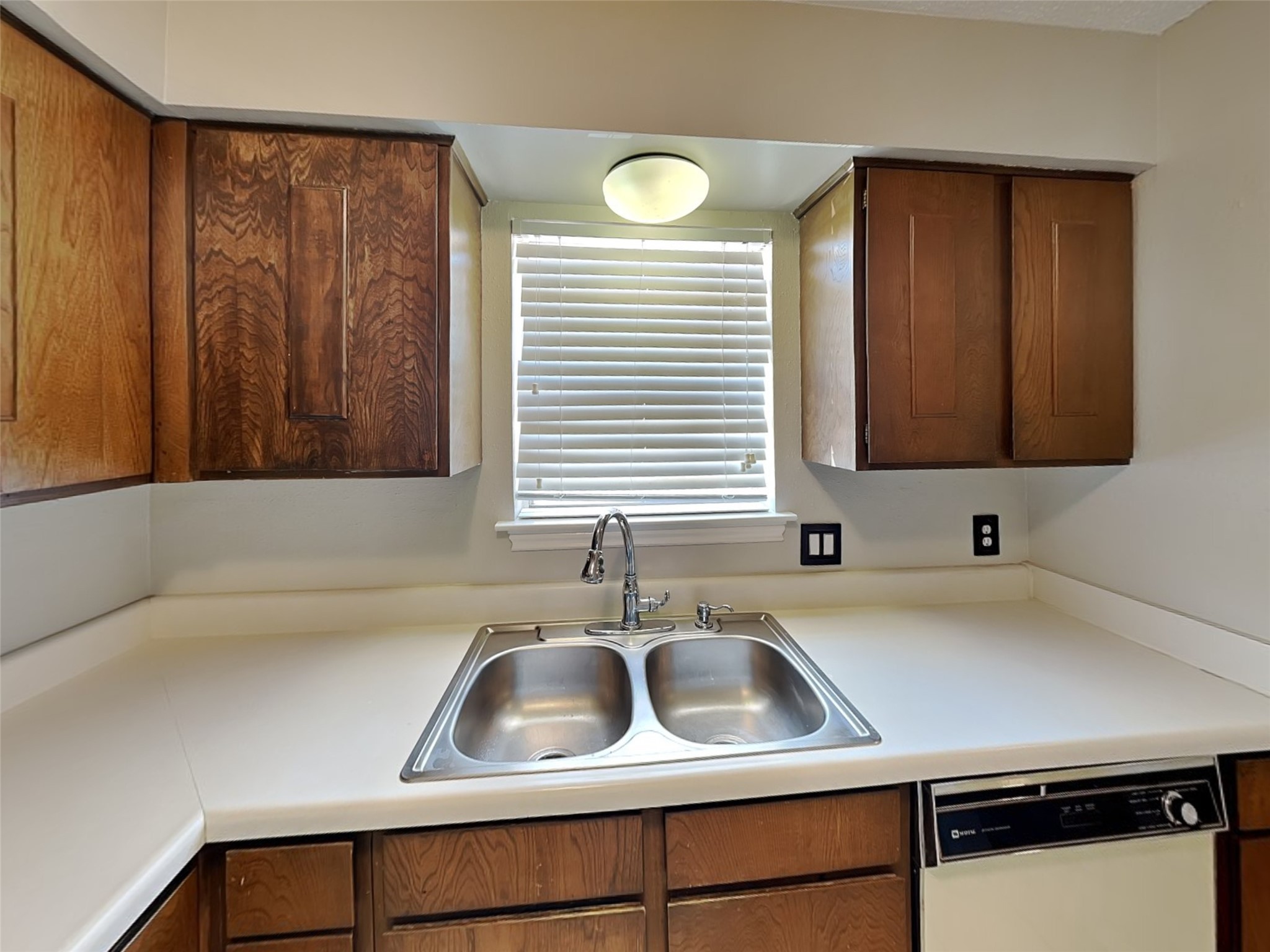 931 Roaring Springs Road Fort Worth TX 76114