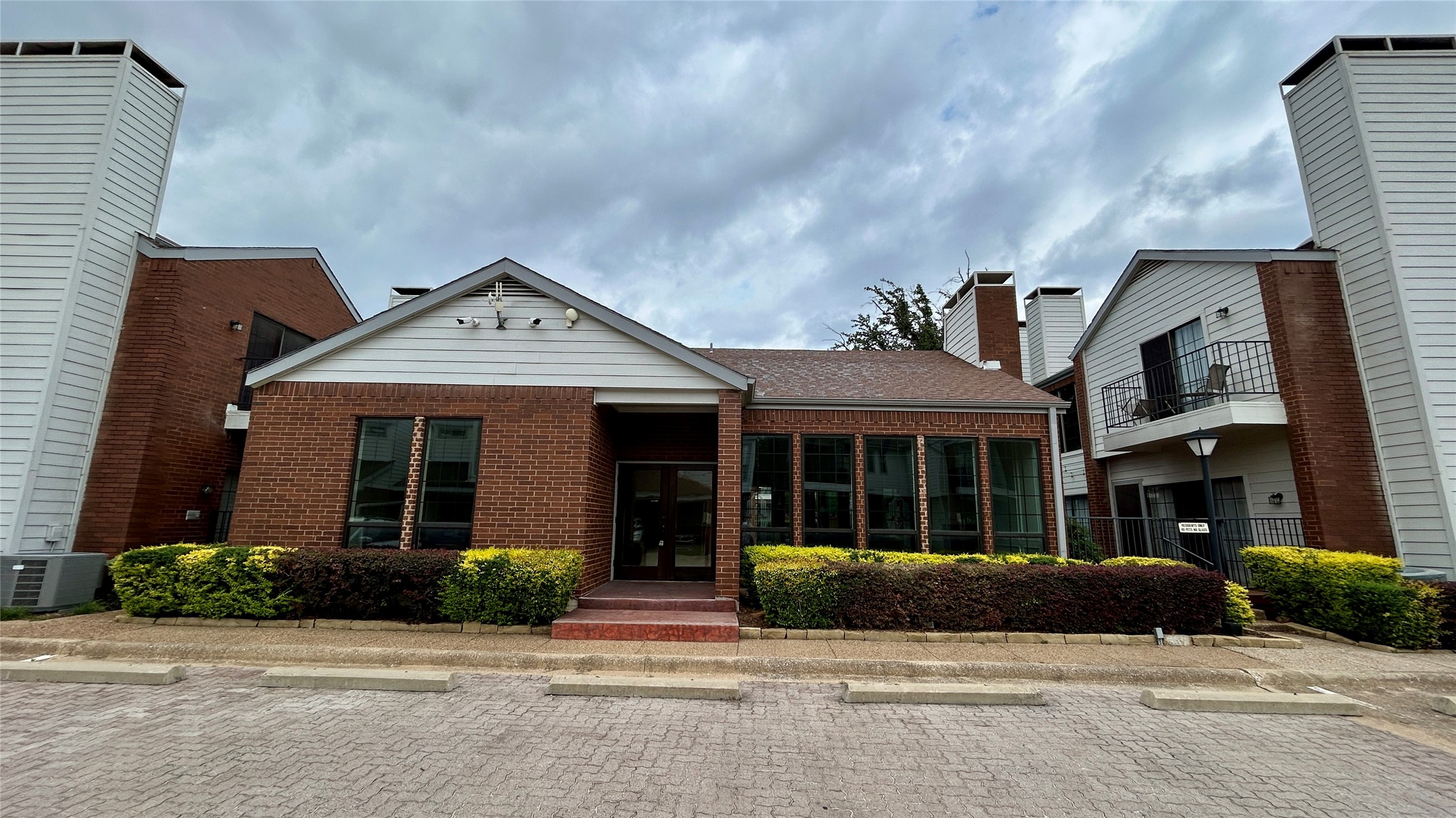 5100 Verde Valley Lane Dallas TX 75254