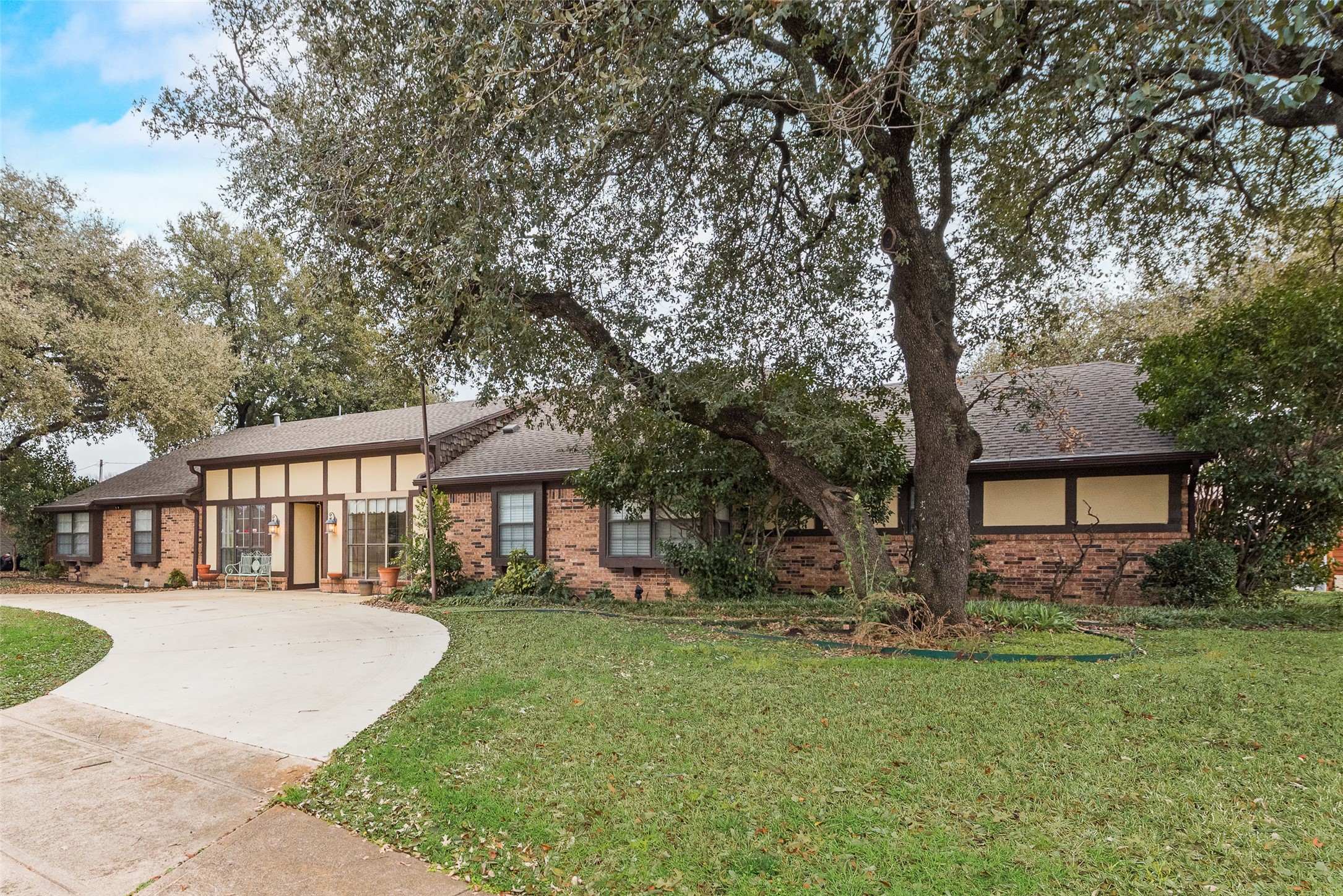 7106 Lakehurst Avenue Dallas TX 75230