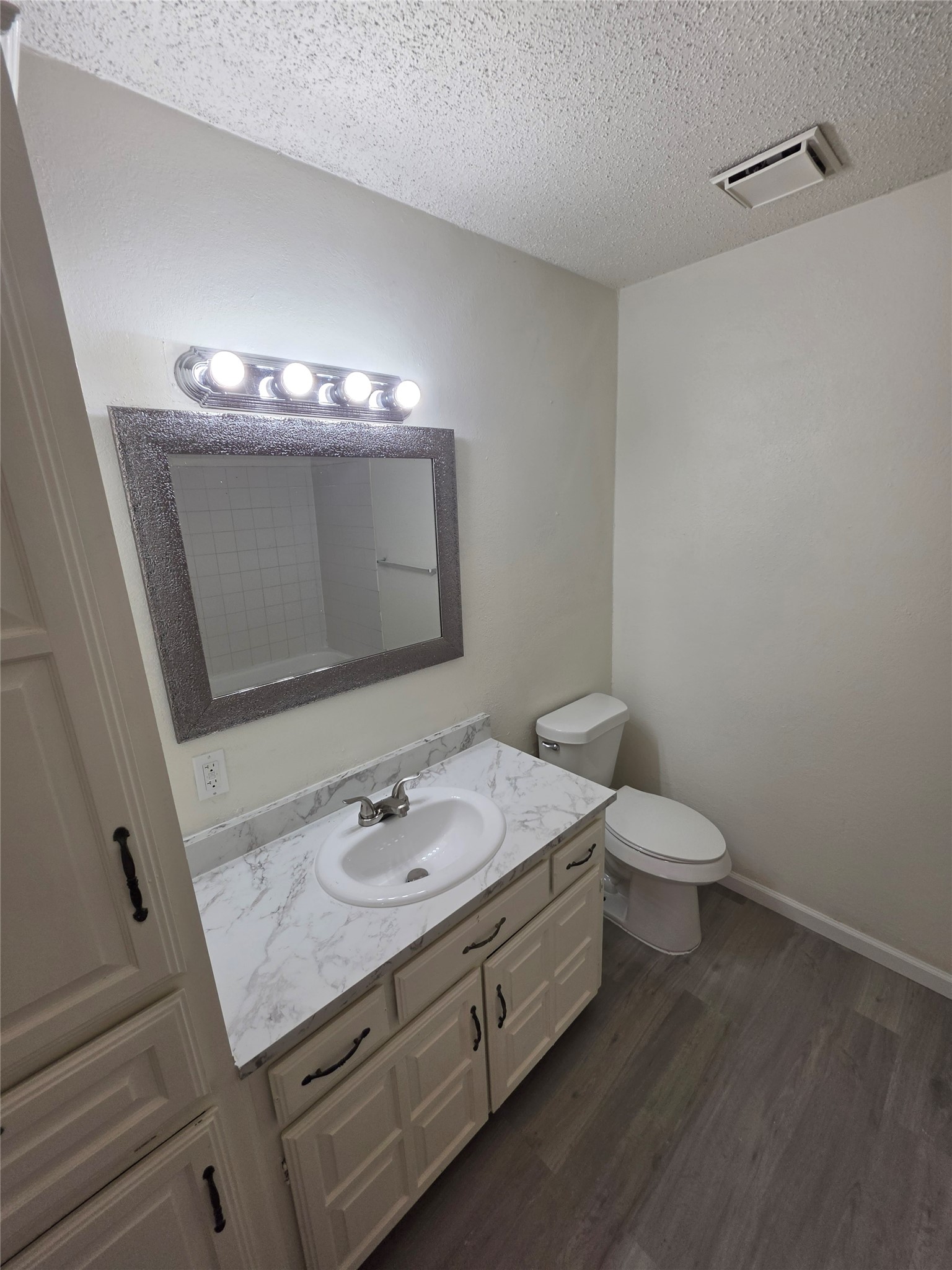 521 E Jay Court Desoto TX 75115