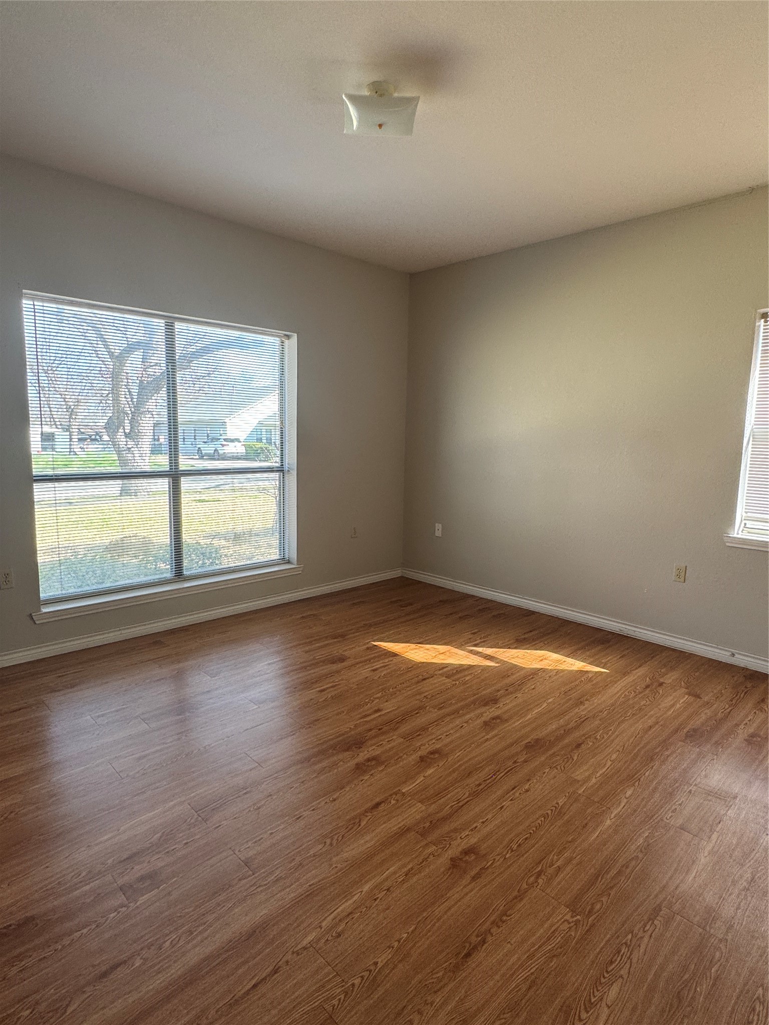 503 N Washington Street Kaufman TX 75142
