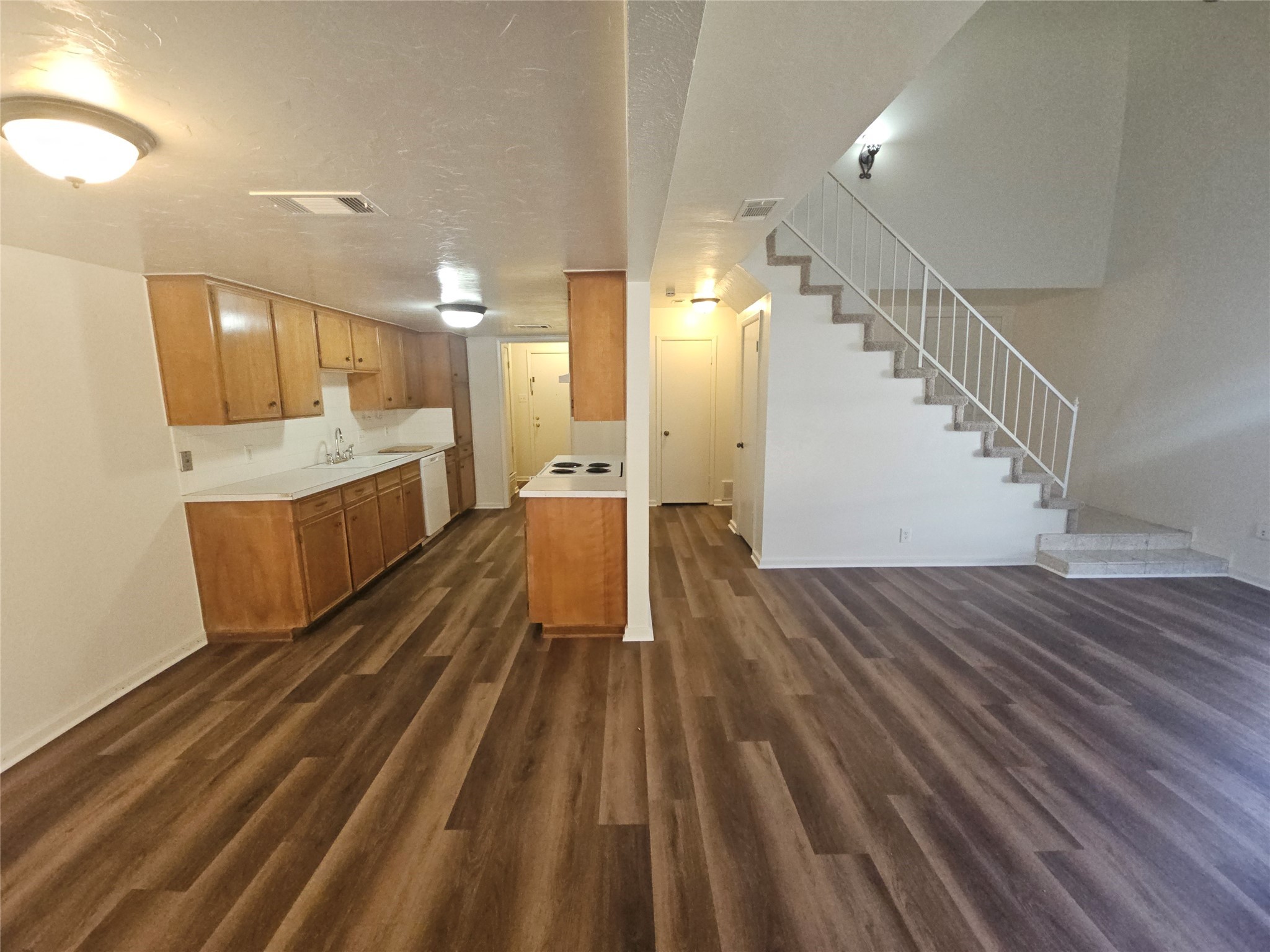 2109 Fleur De Lis Court Arlington TX 76012