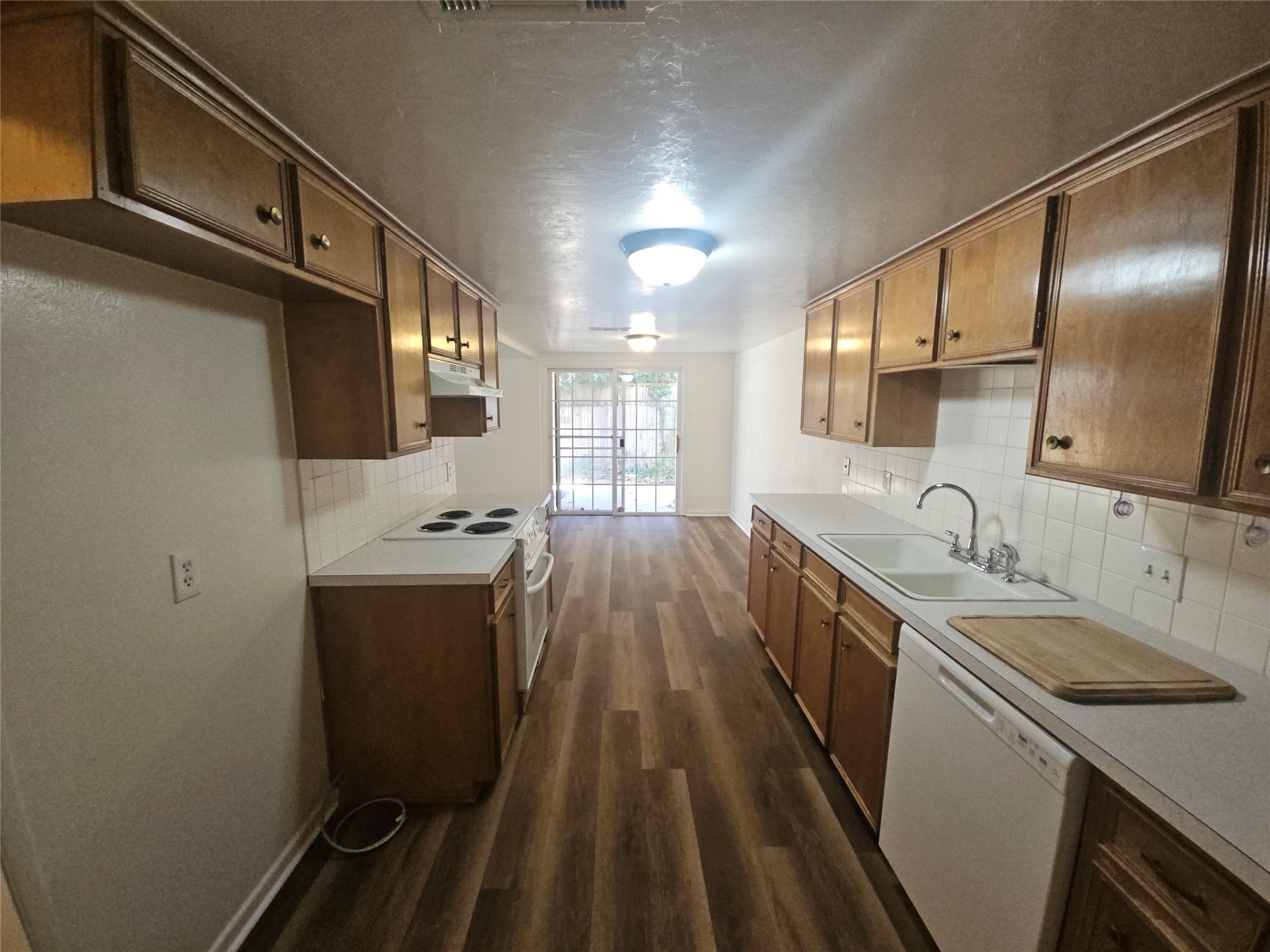 2109 Fleur De Lis Court Arlington TX 76012