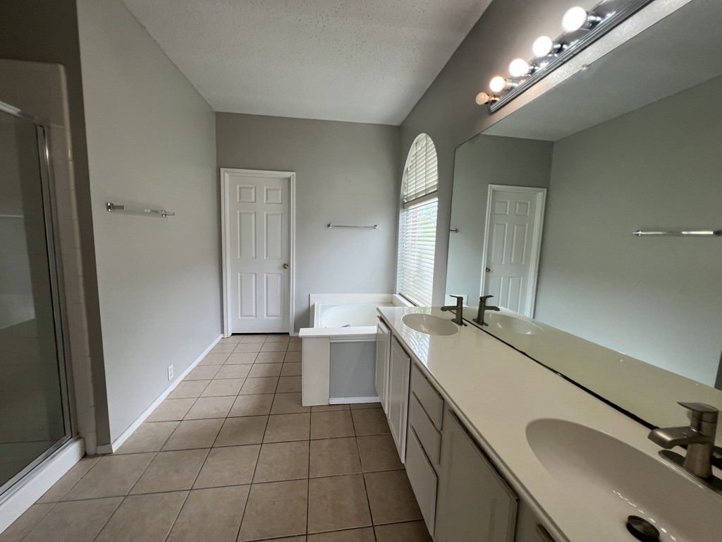 2805 Crater Lake Lane Denton TX 76210