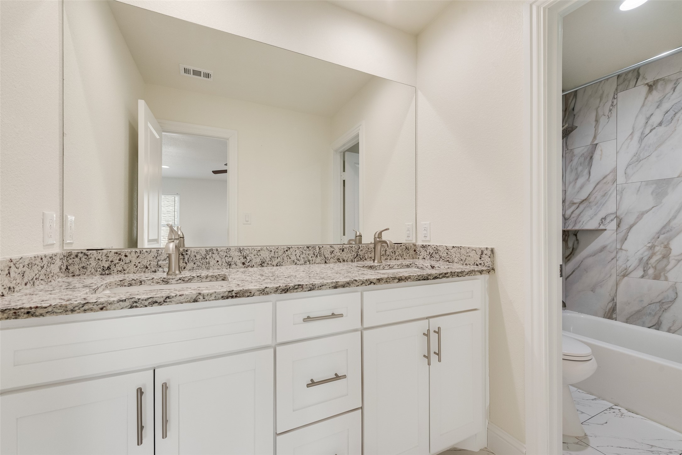 1708 Prestwick Lane Ennis TX 75119