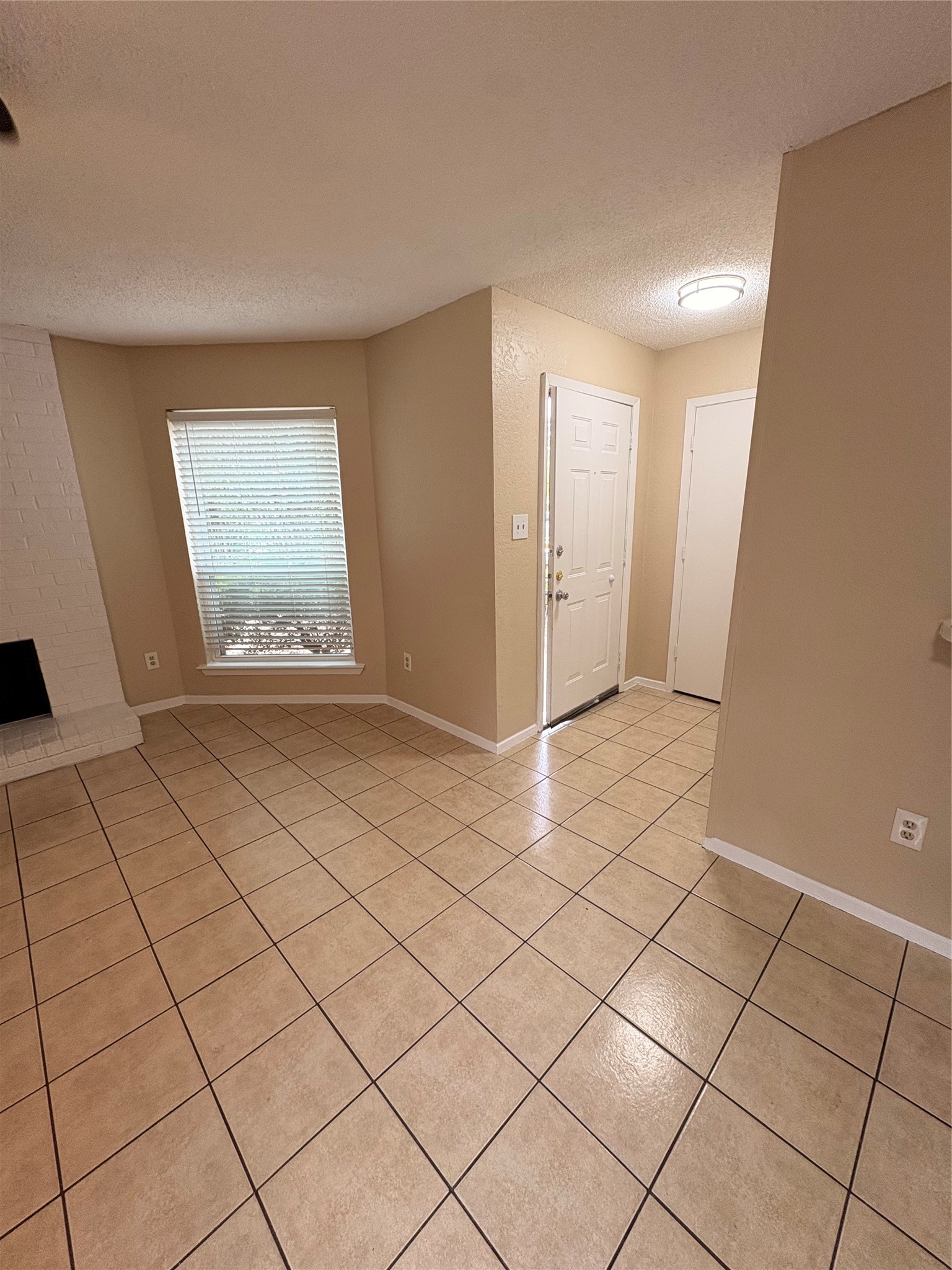 506 Claire Court Arlington TX 76012