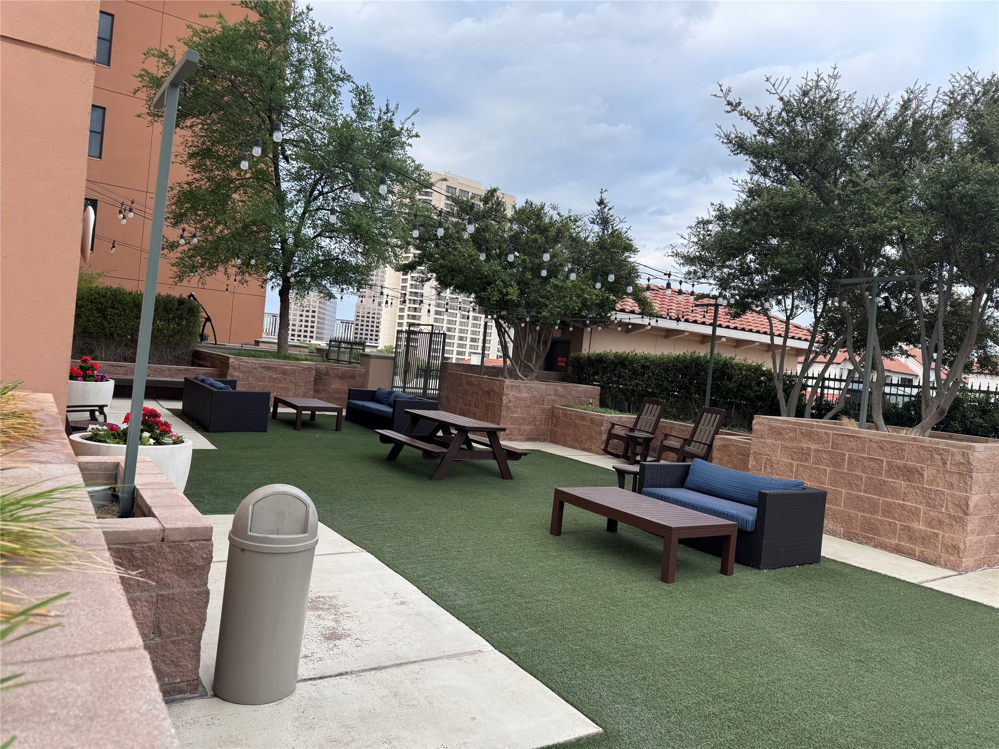 330 Las Colinas Boulevard E Irving TX 75039