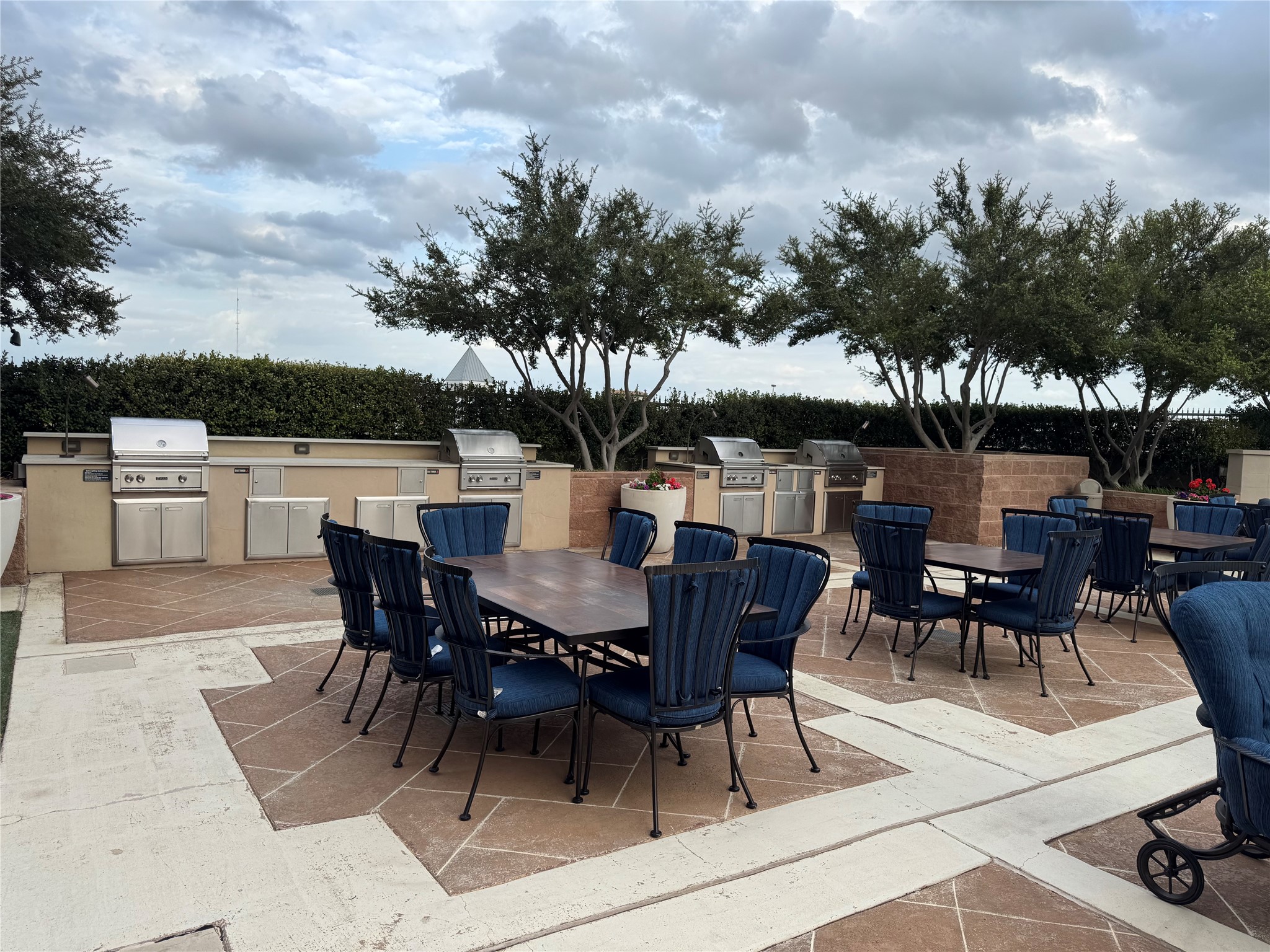 330 Las Colinas Boulevard E Irving TX 75039